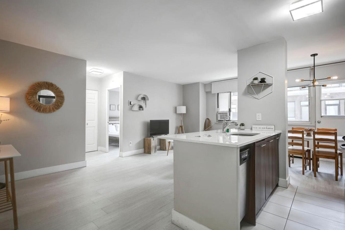 Apartment Urban Haven On Downtown Zl7 *