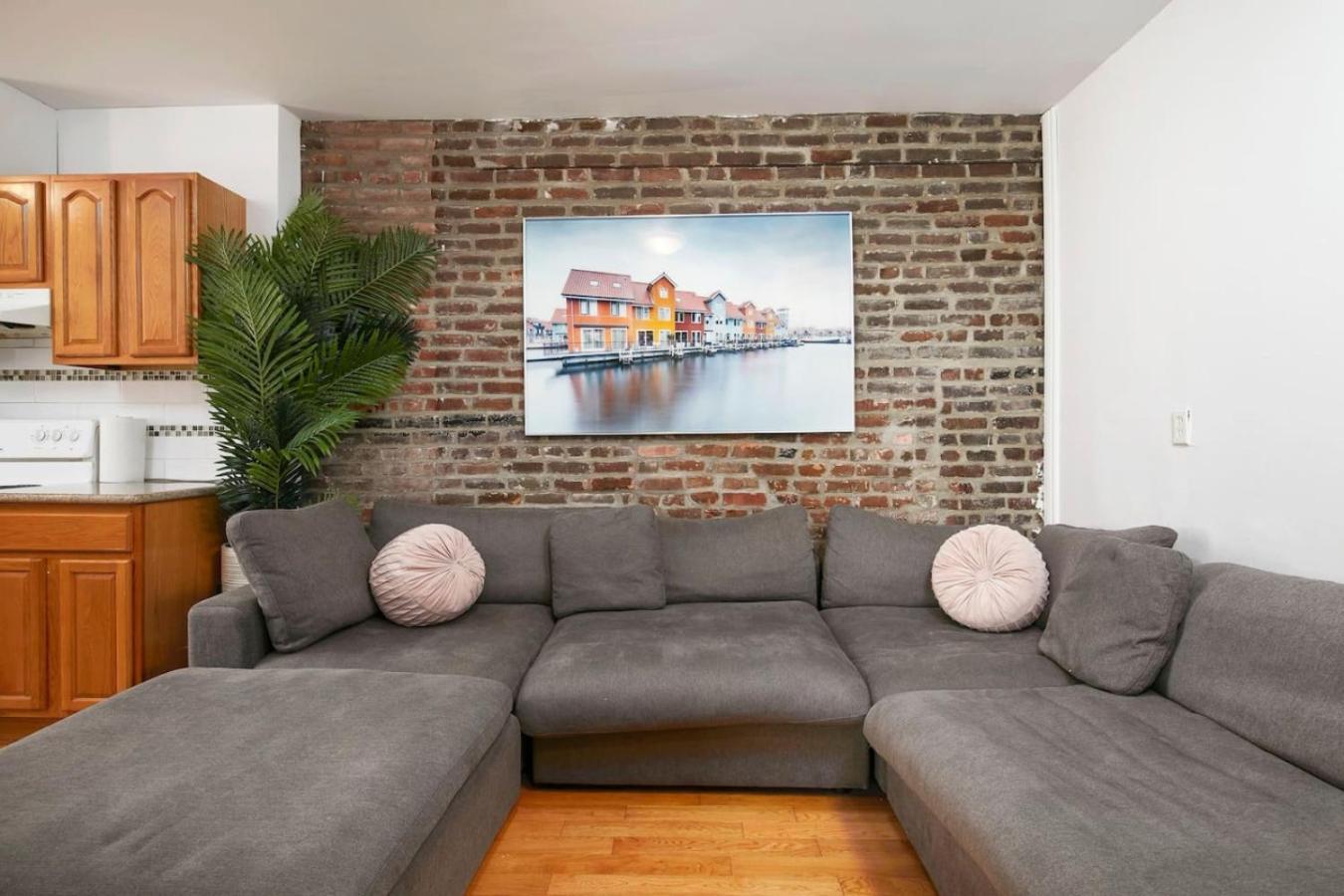 Prime Location Gorgeous 4br Downtown Mtl Zj2