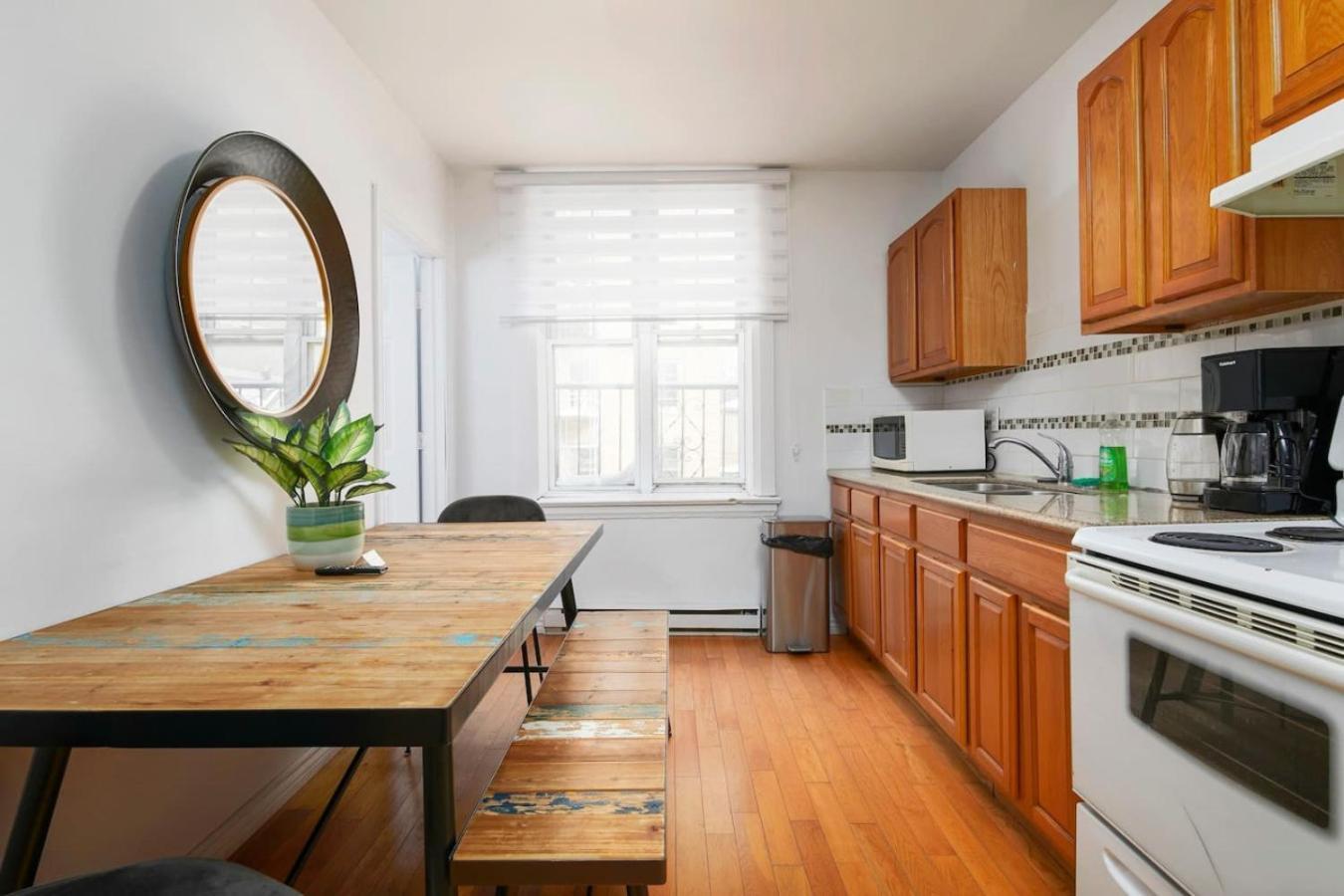 Prime Location Gorgeous 4br Downtown Mtl Zj2 Apartment *