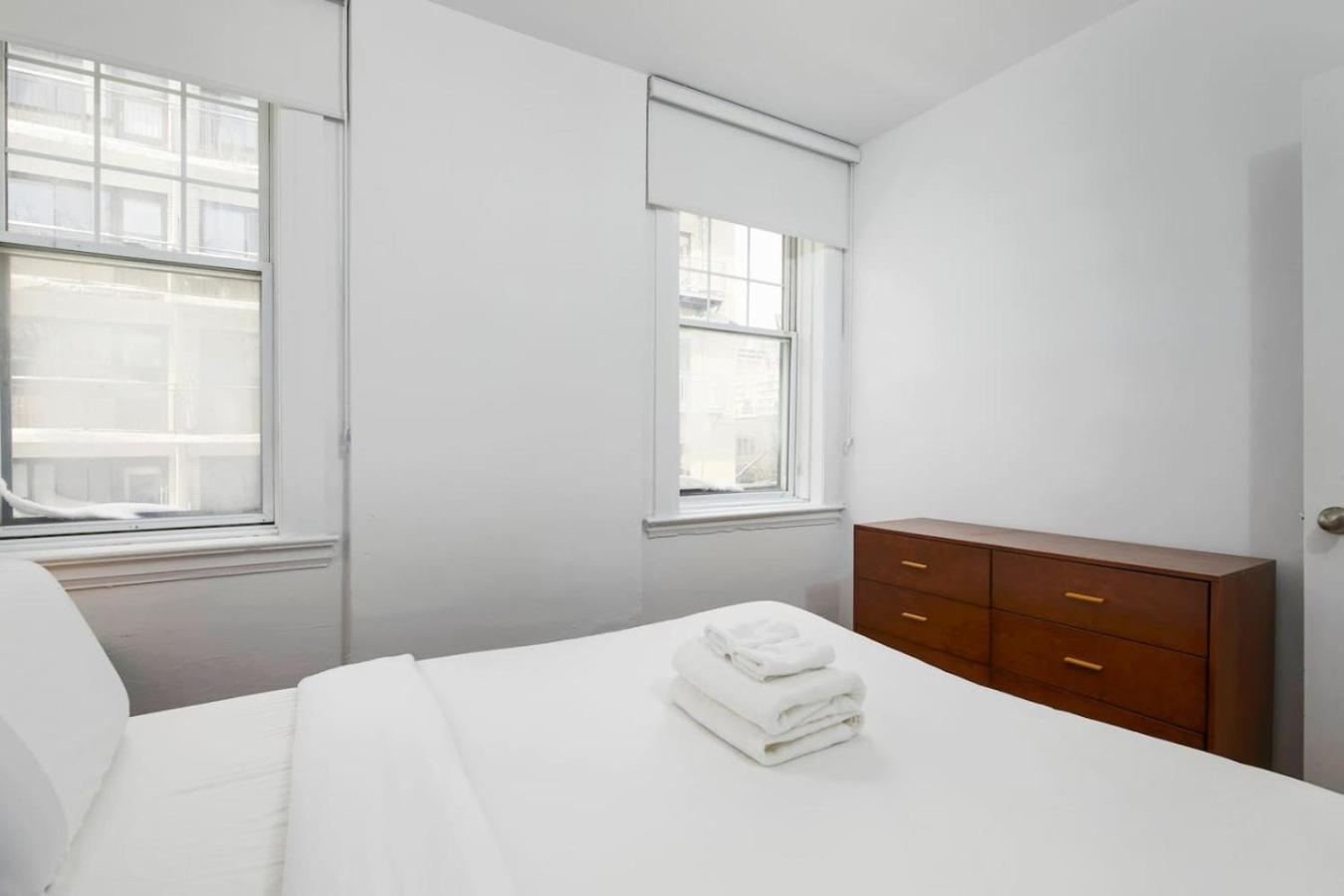 Prime Location Gorgeous 4br Downtown Mtl Zj2 Apartment