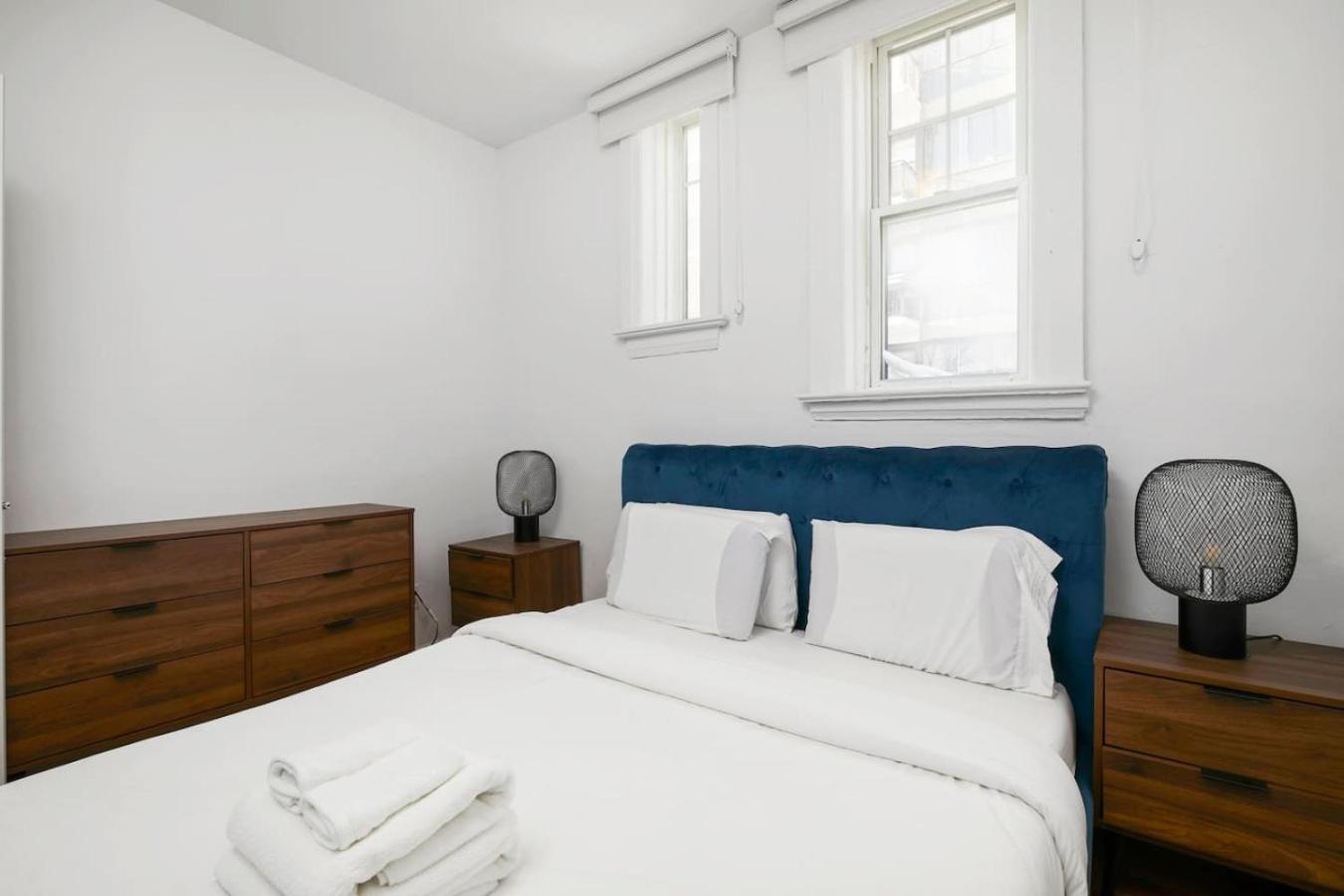Apartment Prime Location Gorgeous 4br Downtown Mtl Zj2 Montreal
