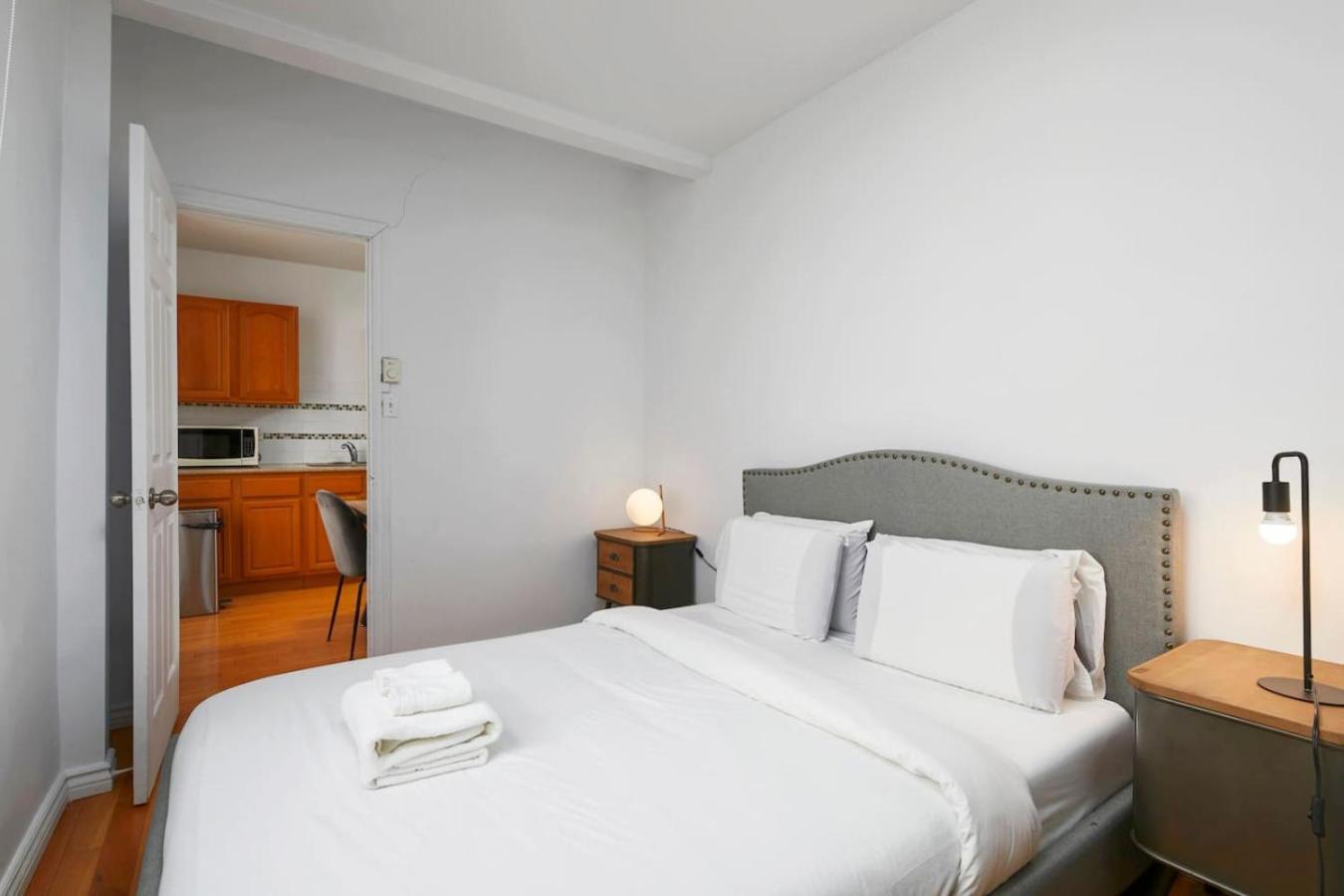 Prime Location Gorgeous 4br Downtown Mtl Zj2 *