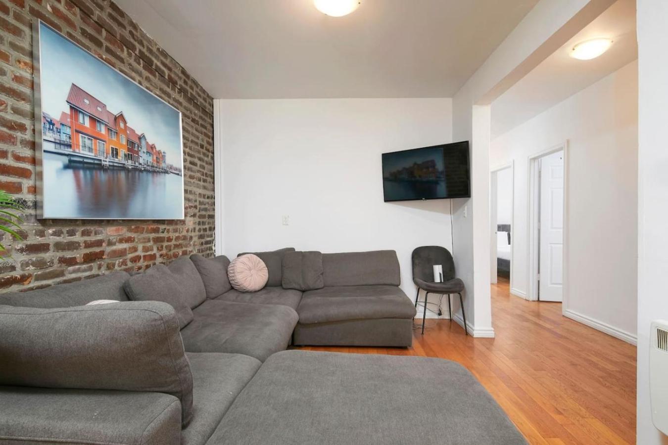 Apartment Prime Location Gorgeous 4br Downtown Mtl Zj2 Montreal