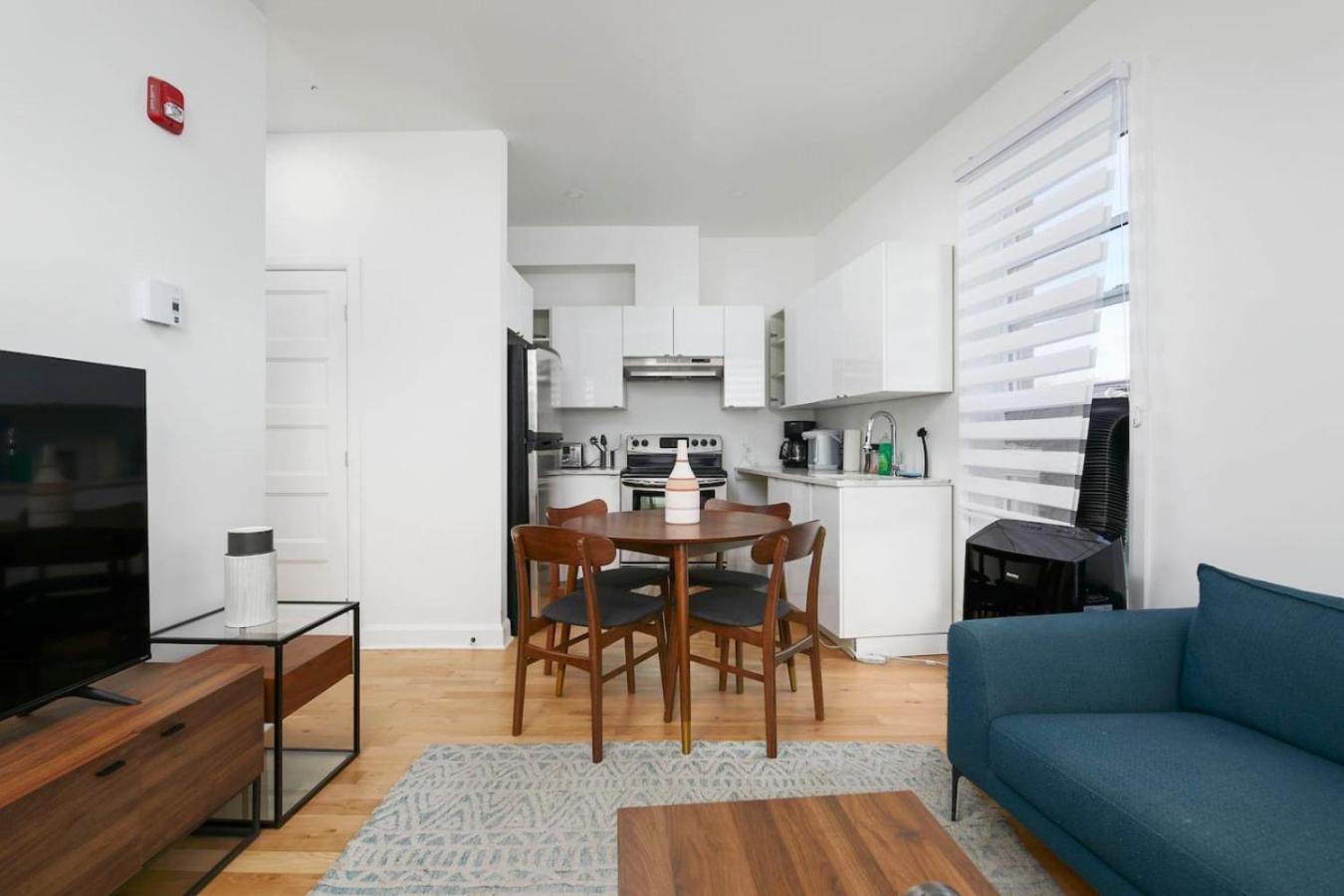 Inviting 2br1b In Village Downtown Zh2 Apartment