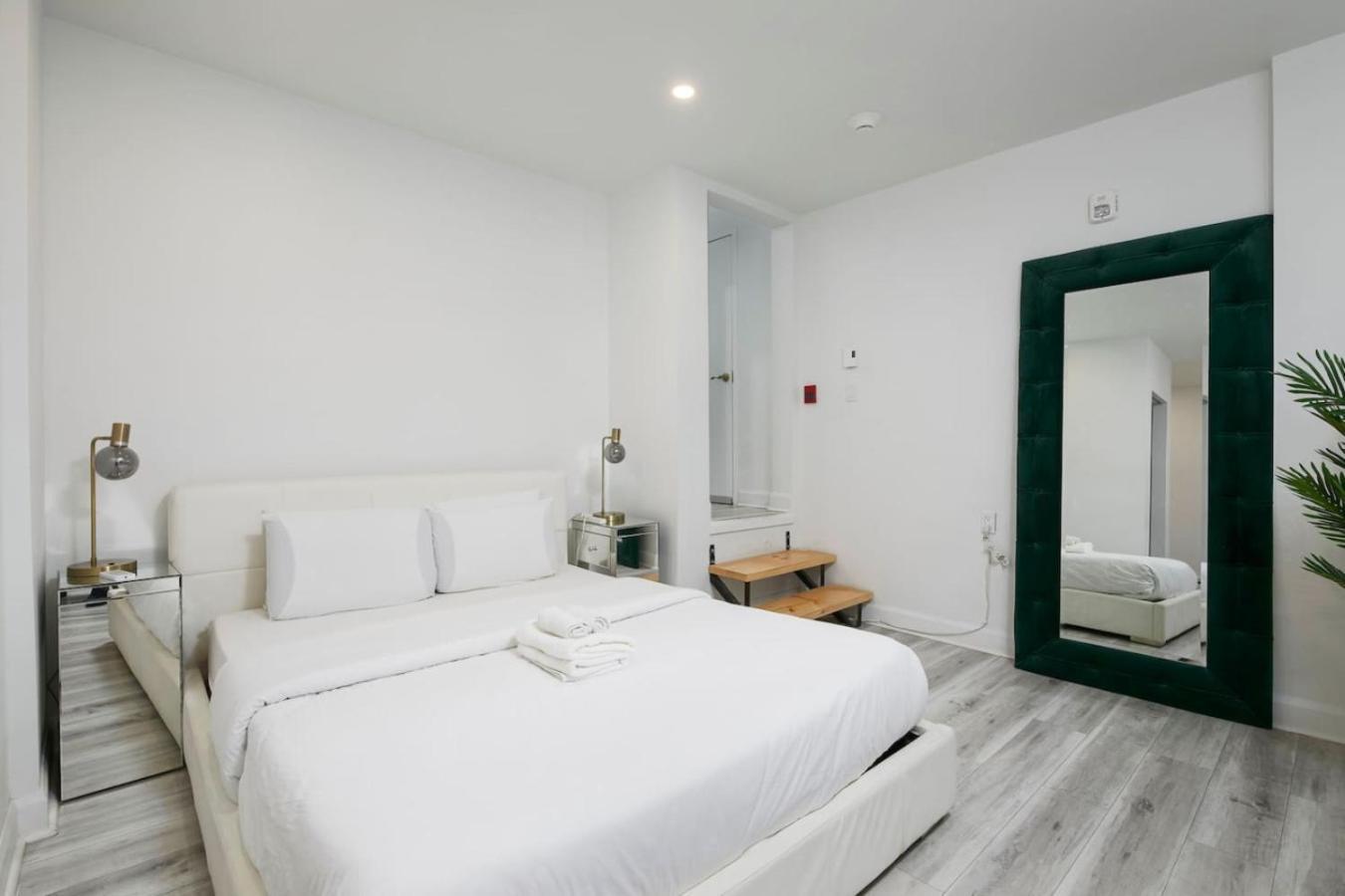 Delightful 2br In Village Downtown Zh1 Montreal