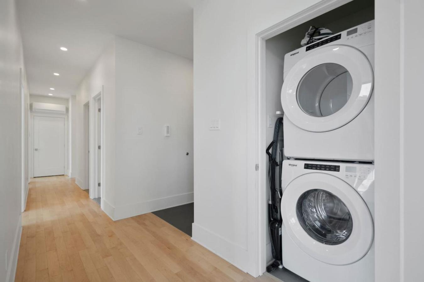 Amazing And Spacious 5br2b In Heart Of Plateau Montreal