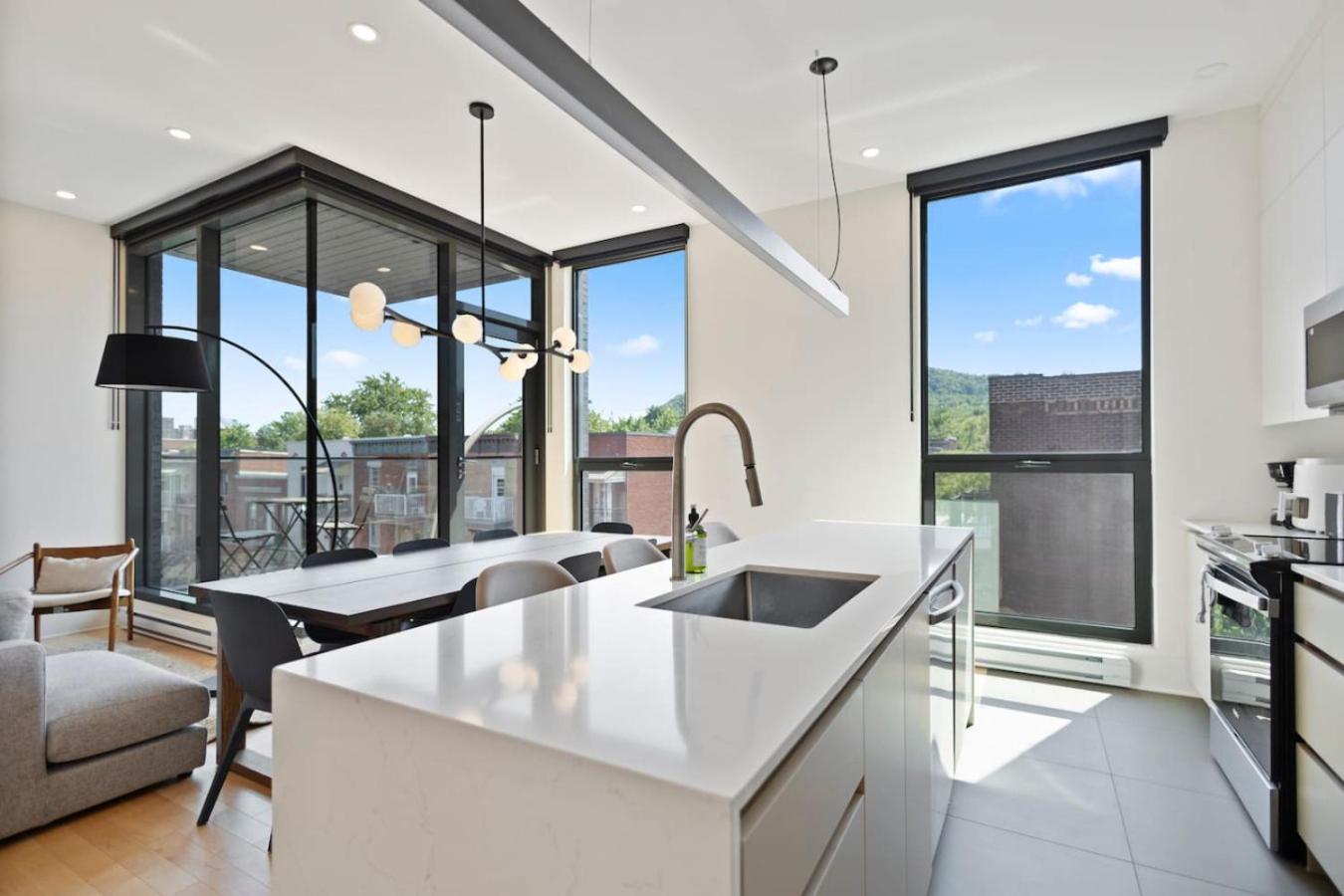 Amazing And Spacious 5br2b In Heart Of Plateau Apartment Montreal