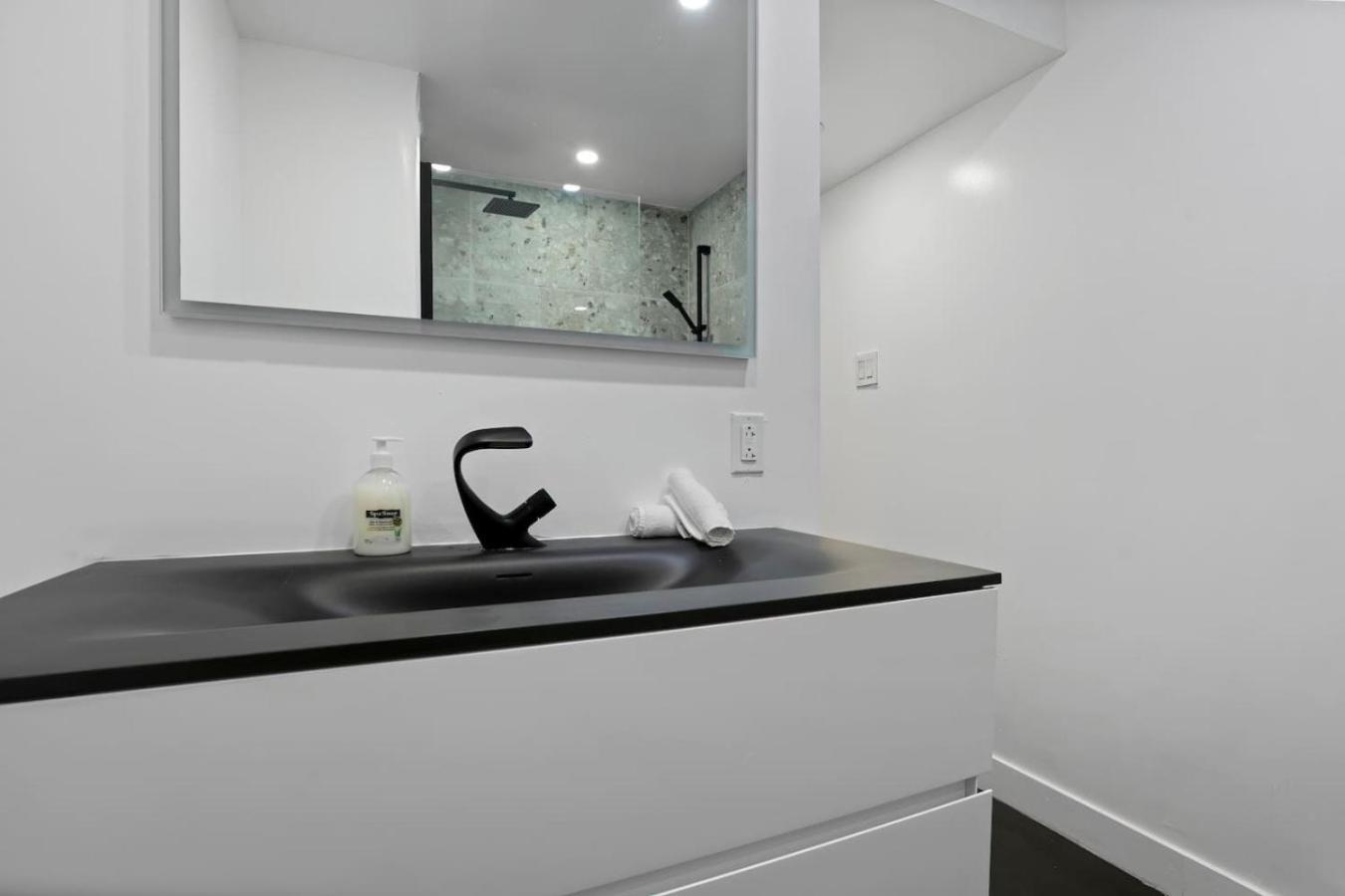 Spacious 3br In The Heart Of Village Zp1 * Montreal