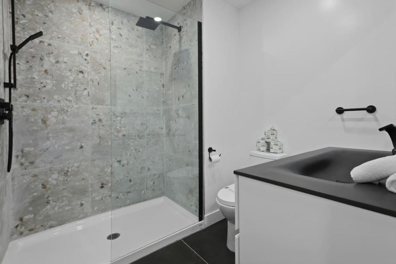 Spacious 3br In The Heart Of Village Zp1 Montreal