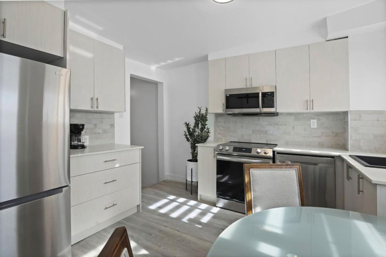 Spacious 3br In The Heart Of Village Zp1