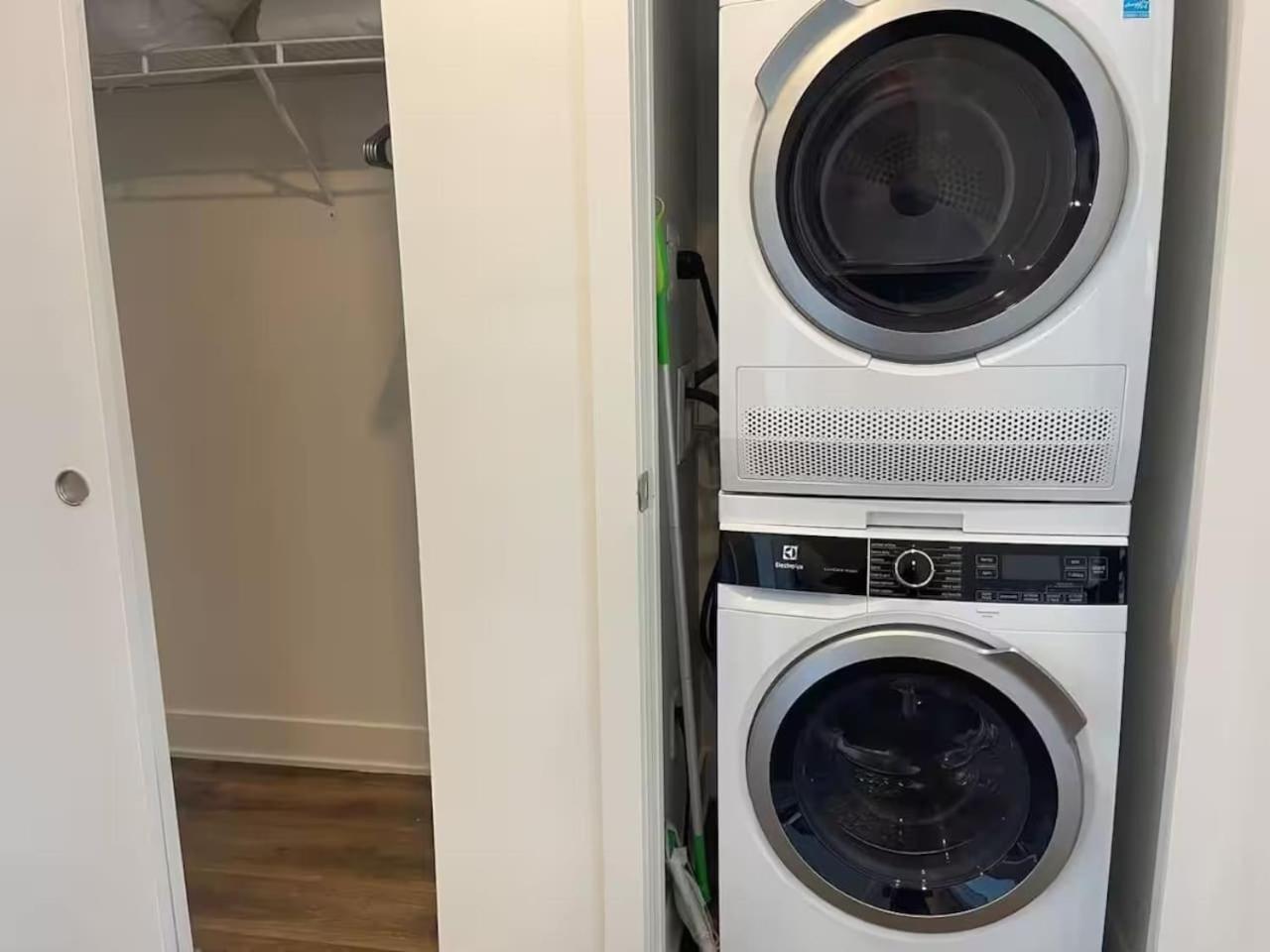 Modern 1br In Downtown Zw1 *