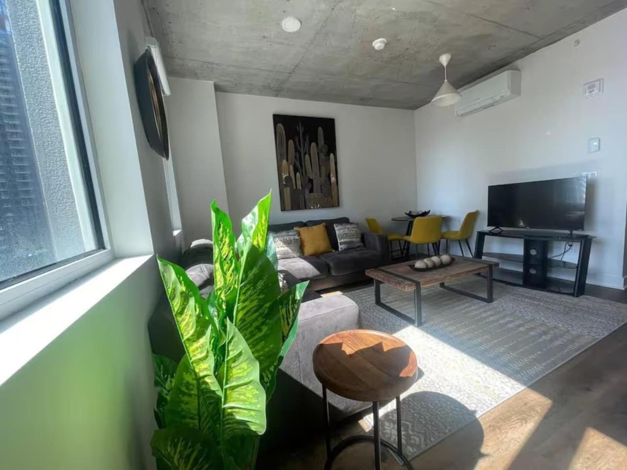 Modern 1br In Downtown Zw1 Apartment Montreal