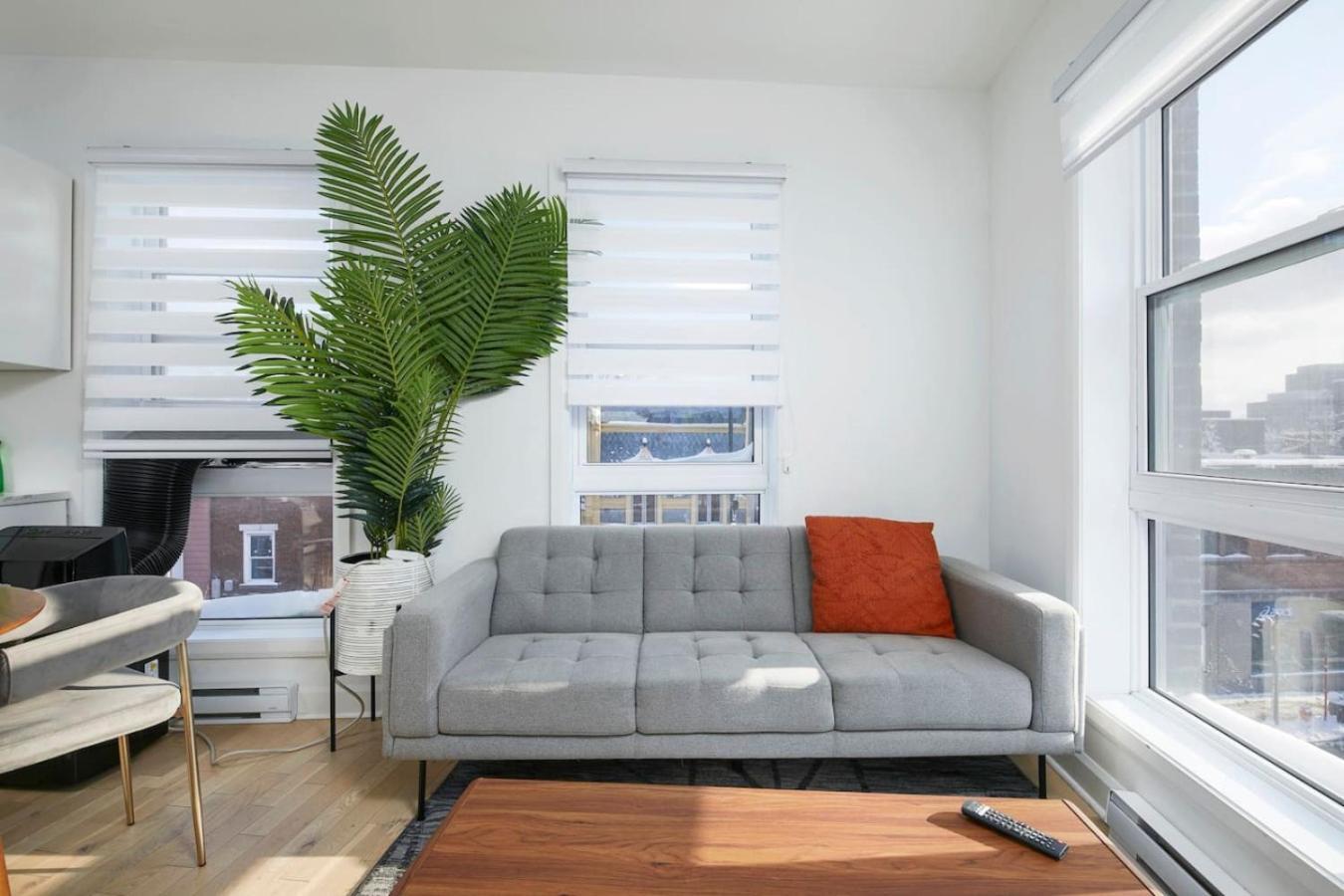 Contemporary 2br Retreat In Mtl Village Zh4 Apartment