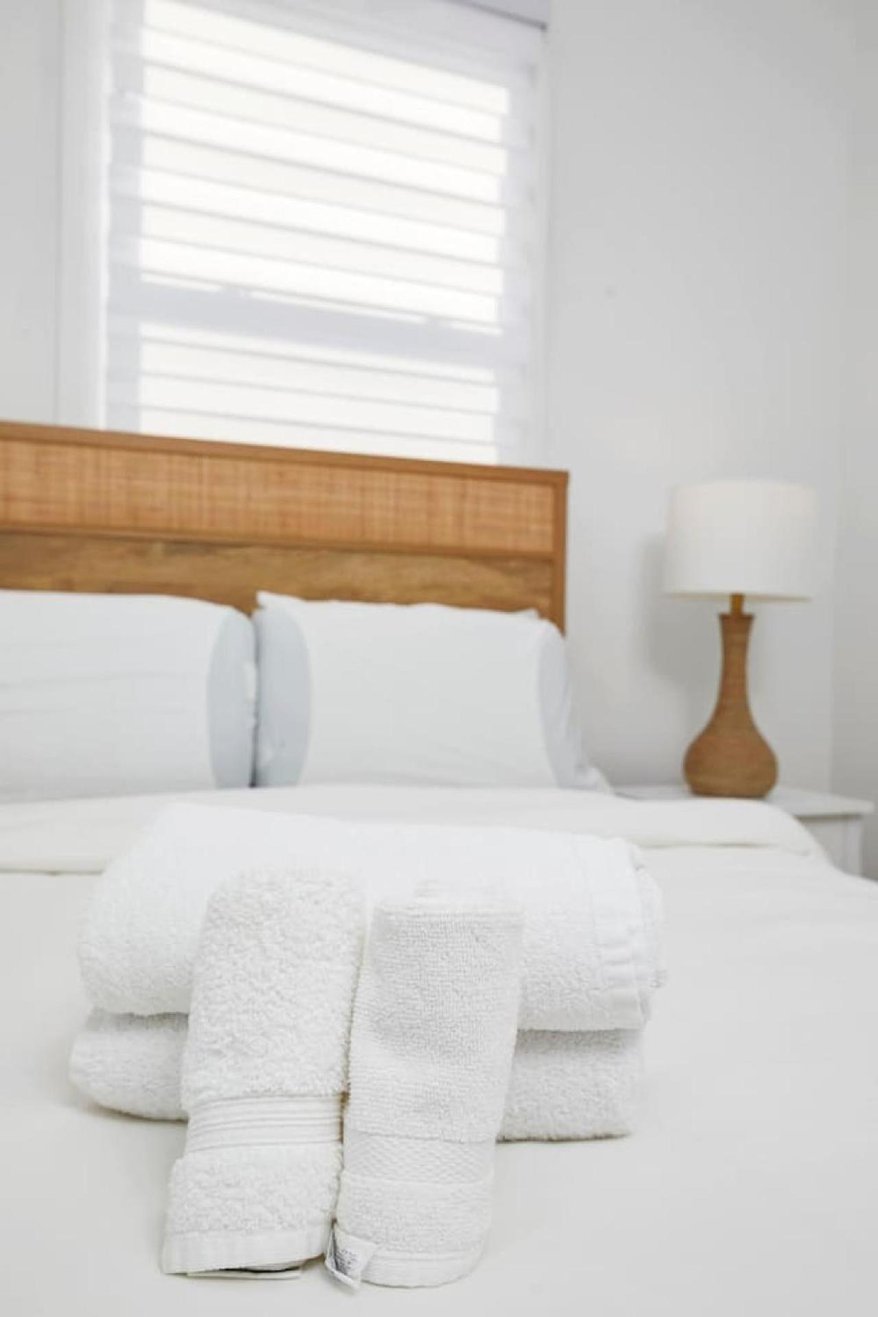 Contemporary 2br Retreat In Mtl Village Zh4 Apartment Montreal