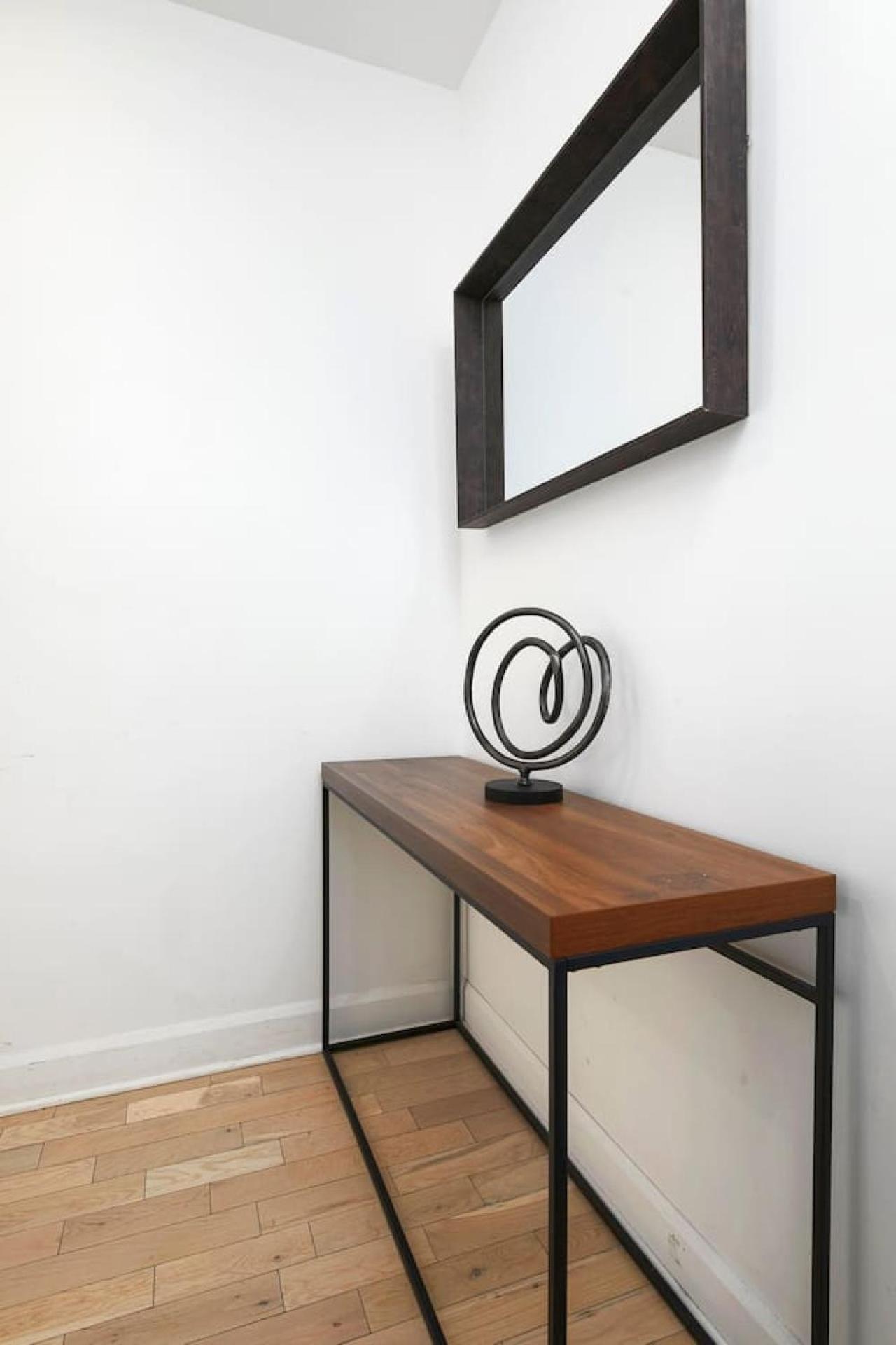 Contemporary 2br Retreat In Mtl Village Zh4 Apartment *
