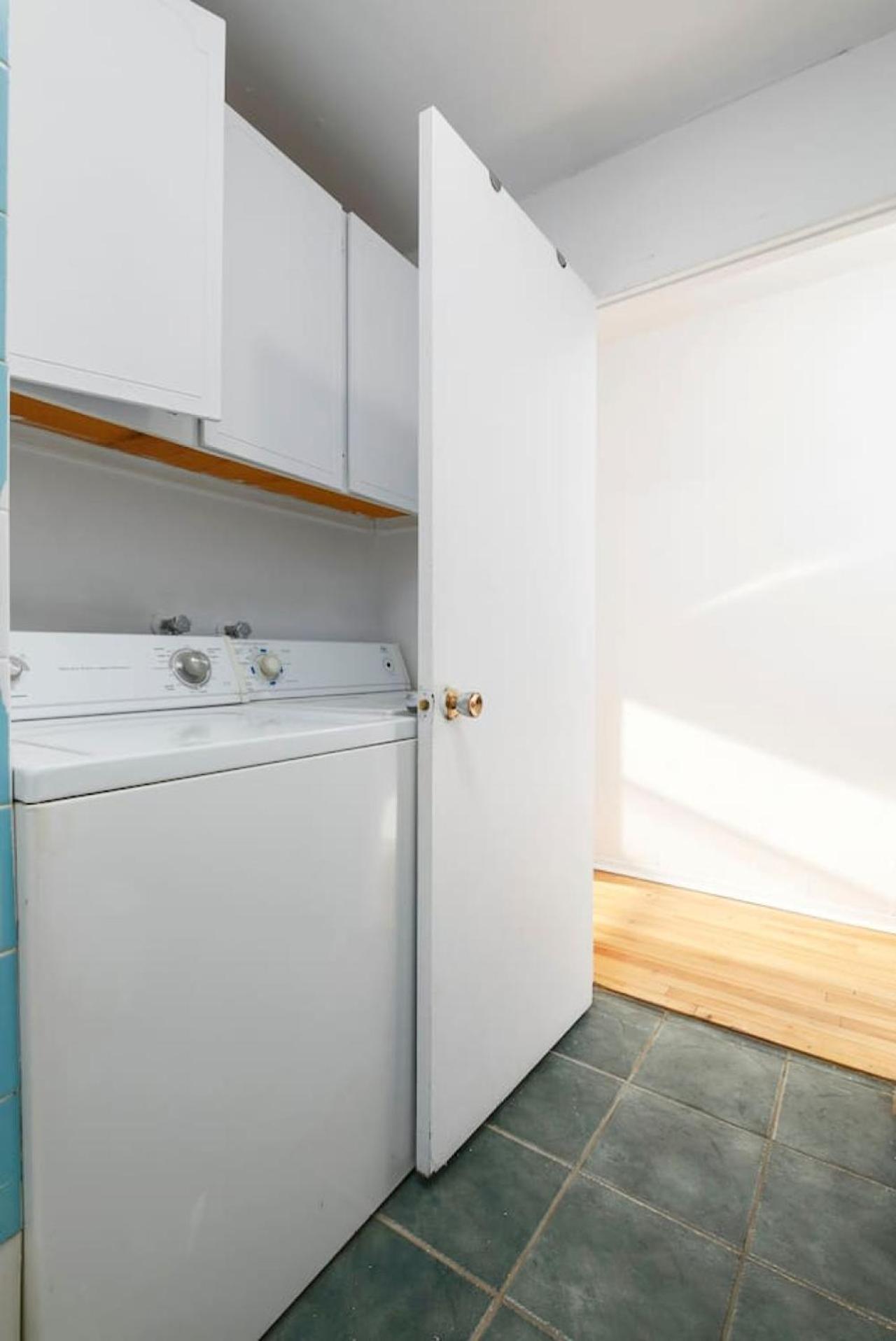 Stunning 2b In Plateau Mont-royal Zb6 Apartment