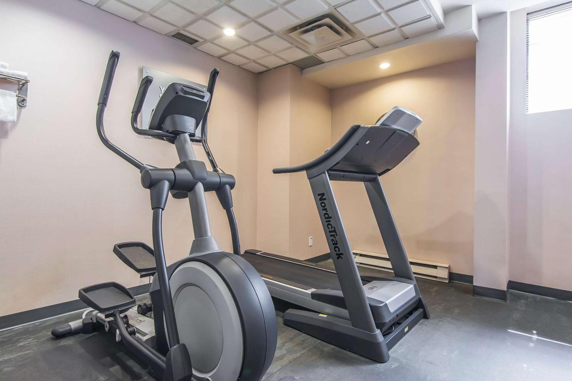 Hotel Comfort Downtown Montreal