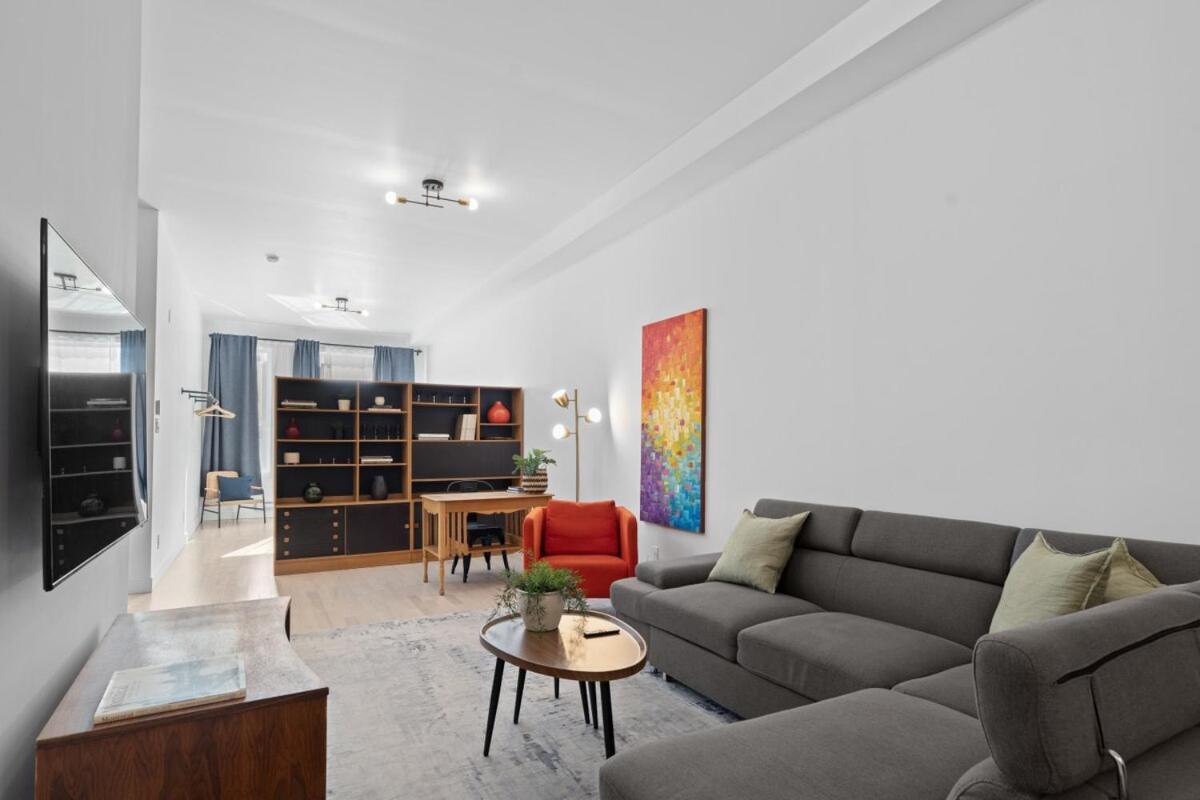 New Modern 2bdr In Little Italy Montreal