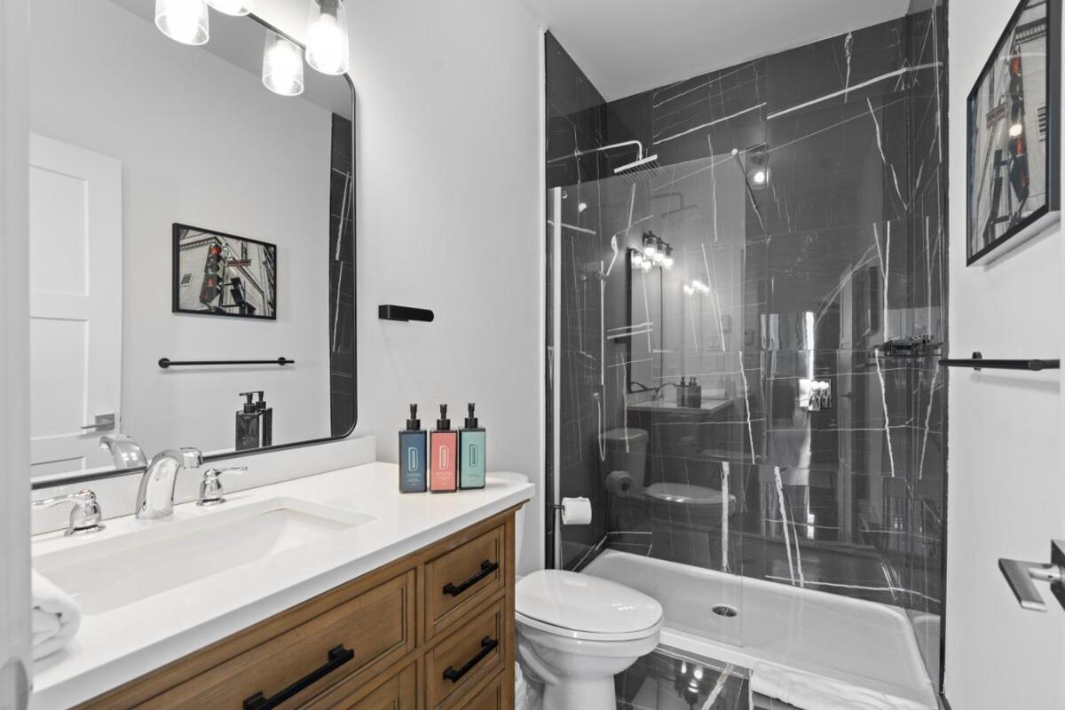New Modern 2bdr In Little Italy Montreal