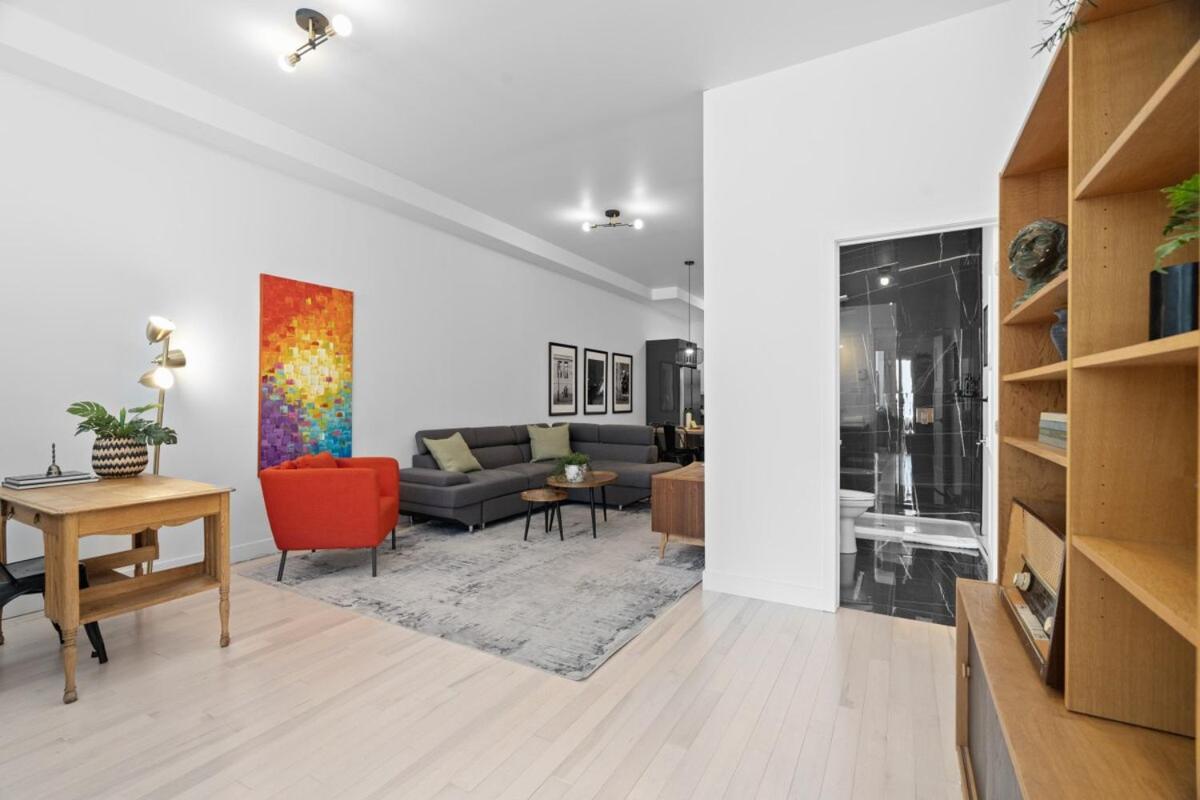 New Modern 2bdr In Little Italy Apartment *
