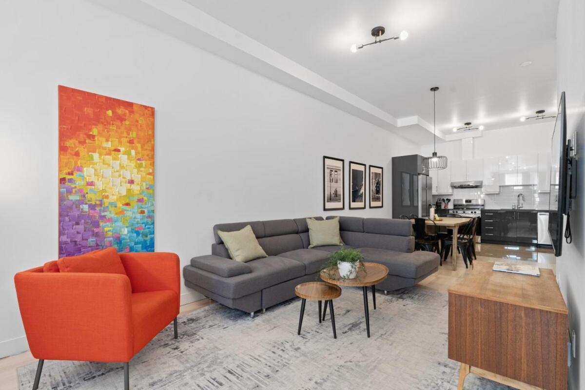 New Modern 2bdr In Little Italy * Montreal
