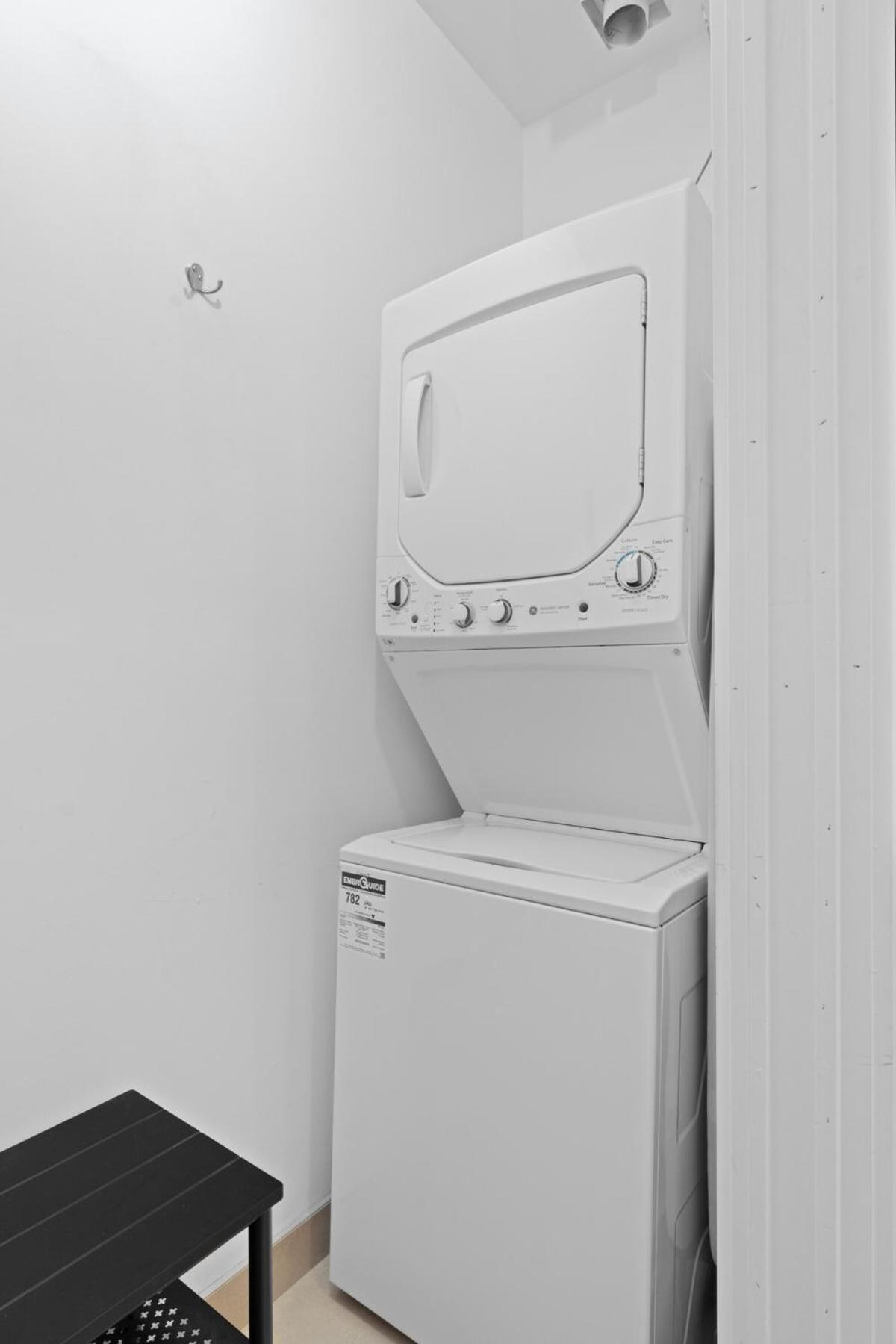 Apartment New Modern 2bdr In Little Italy