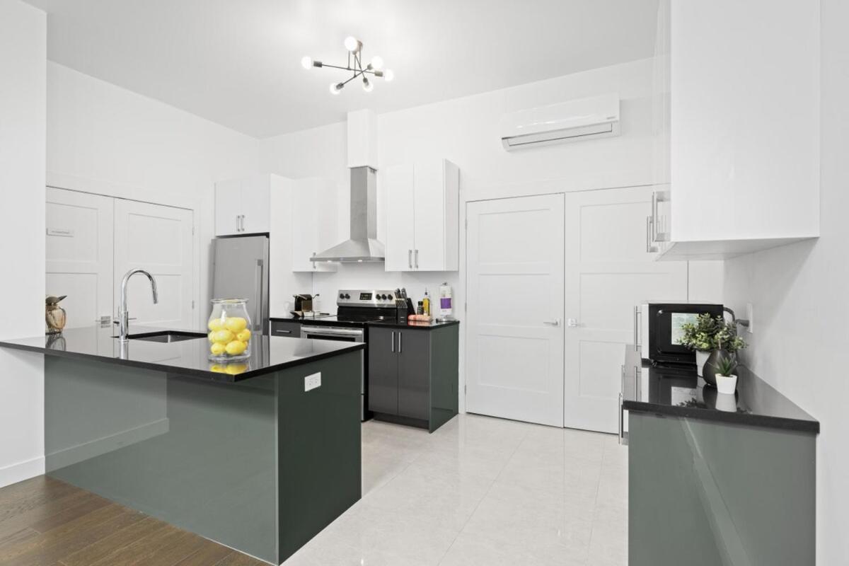 Modern And Cozy 2bdr Near St-hubert Plaza Apartment