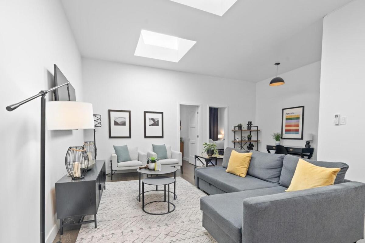 Modern And Cozy 2bdr Near St-hubert Plaza Apartment *