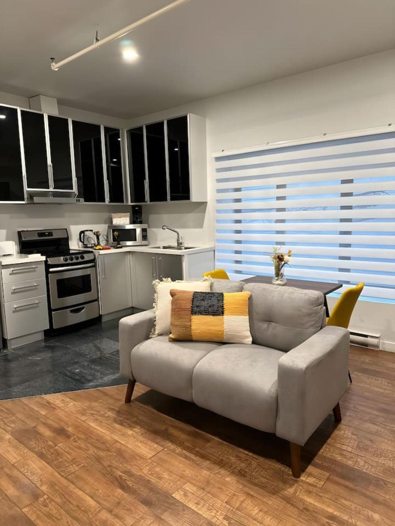 Apartment Spacious On Bishop - Hot Spot Dtown Mtl Zx5
