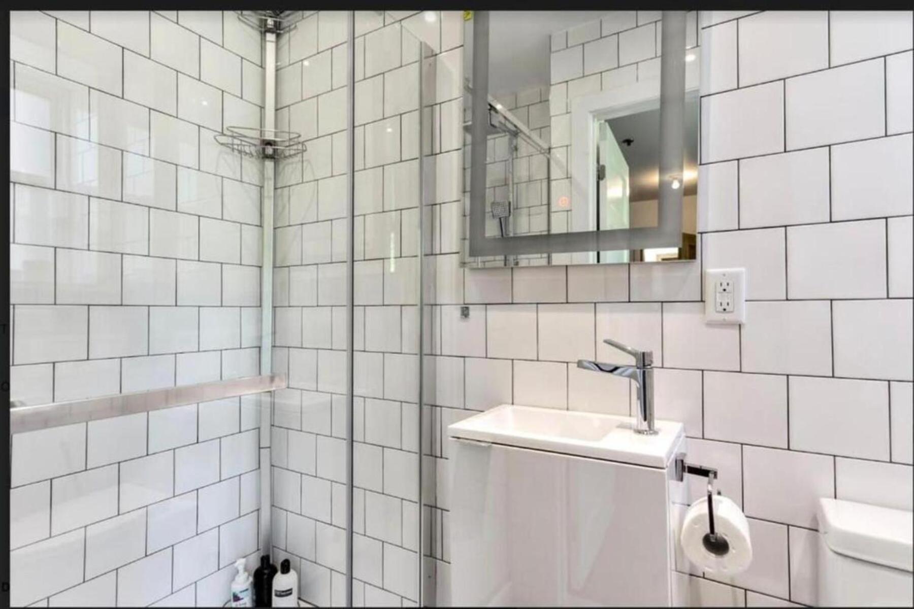 Apartment Spacious Group Haven Near Trendy St Laurent Montreal
