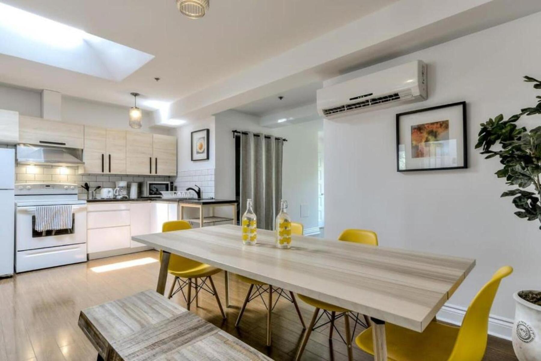 Spacious Group Haven Near Trendy St Laurent *
