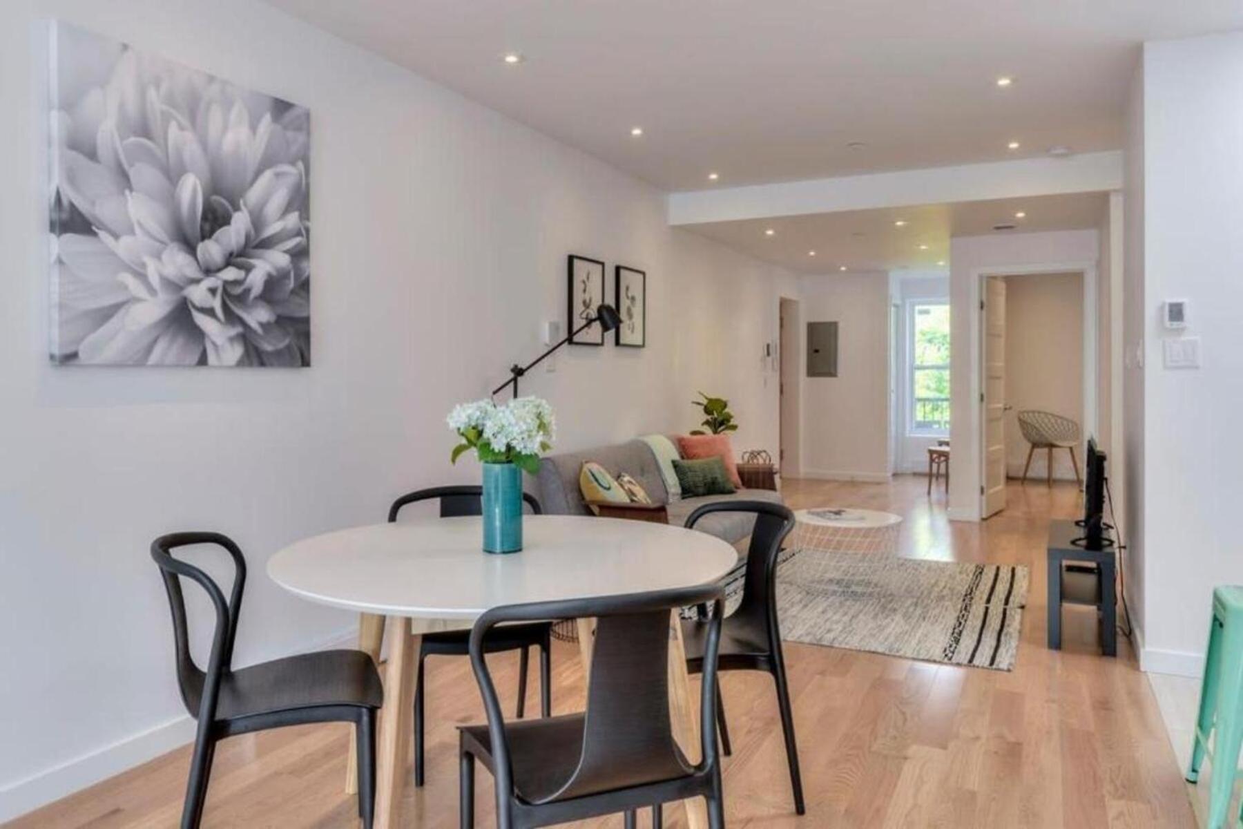 Apartment Spacious Group Haven Near Trendy St Laurent *