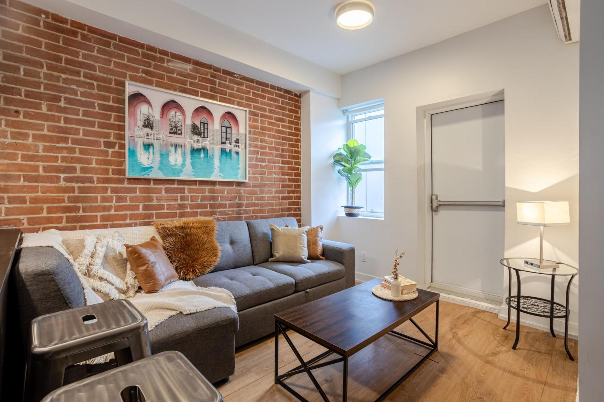 2bdr On Bishop-vibe Mtl Zw4 Apartment *
