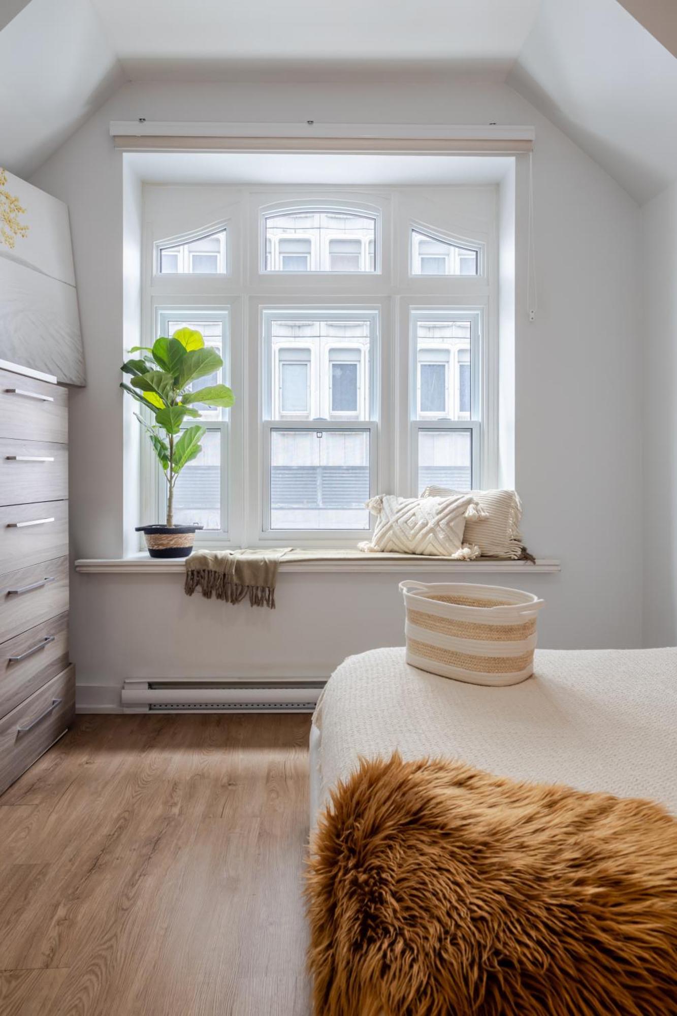 2bdr On Bishop-vibe Mtl Zw4 Apartment Montreal