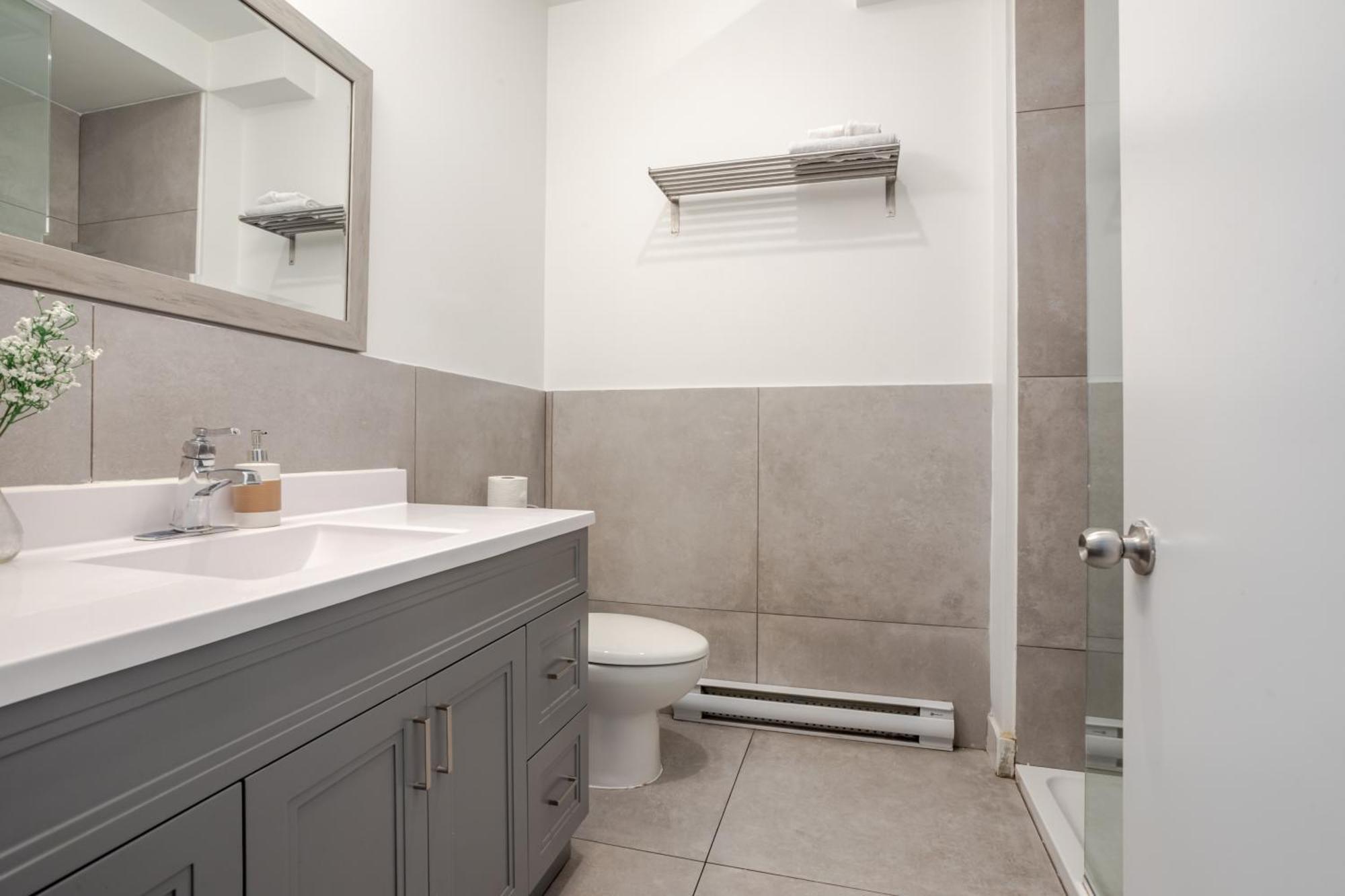 Apartment 2bdr On Bishop-vibe Mtl Zw4