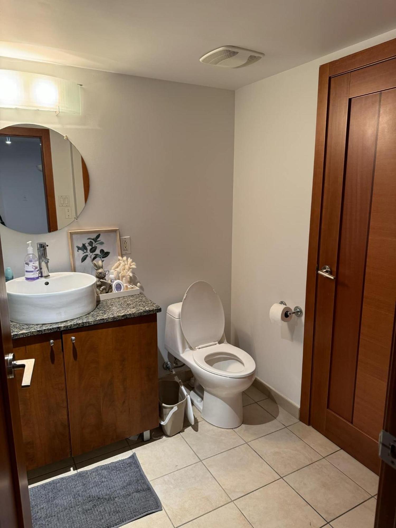 Cozy 1 Bedroom In The Heart Of Old Port Apartment *
