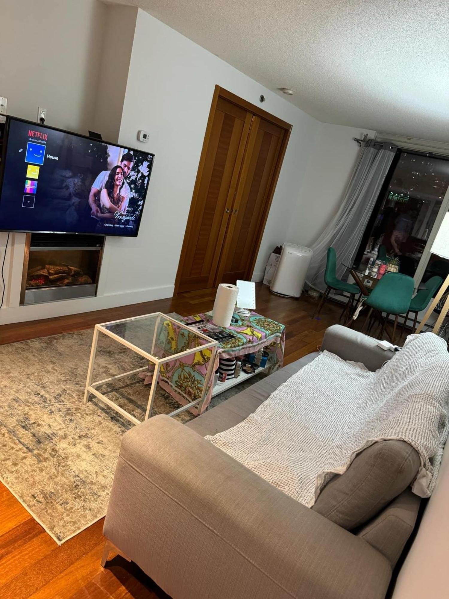 Cozy 1 Bedroom In The Heart Of Old Port Apartment