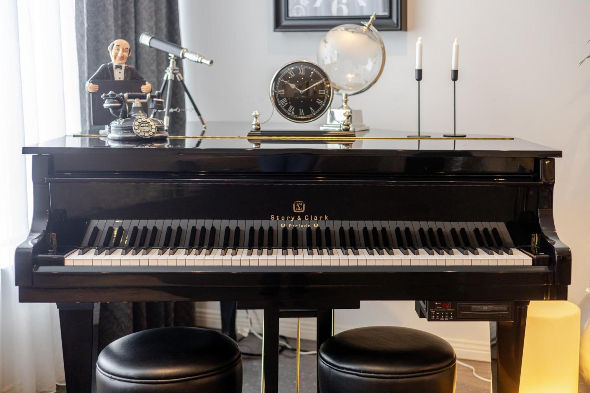Majestic In Downtown Griffintown Villa