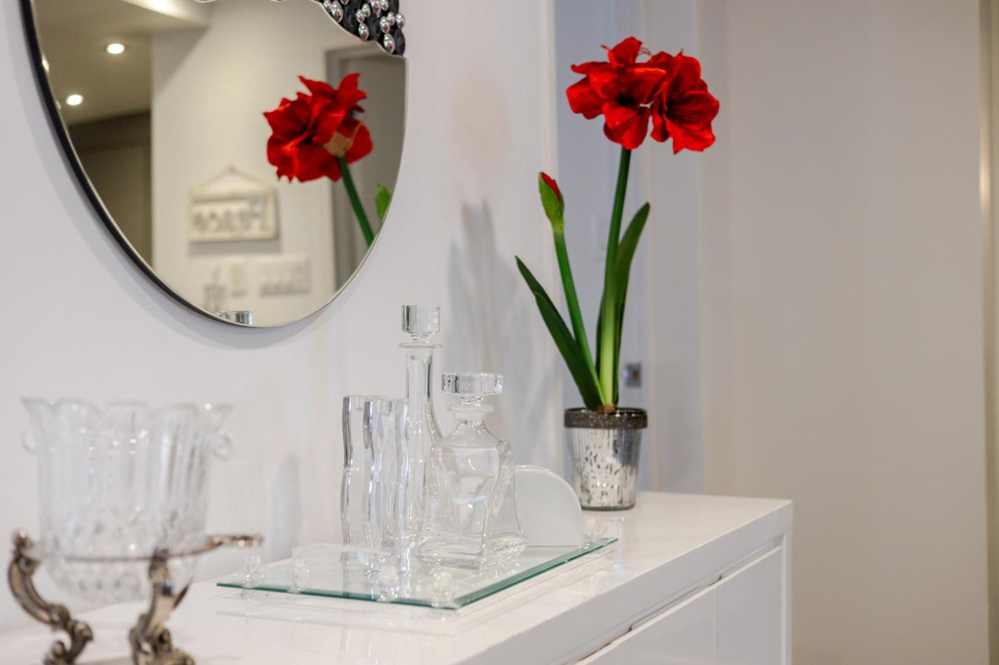 Majestic In Downtown Griffintown Zf7 *