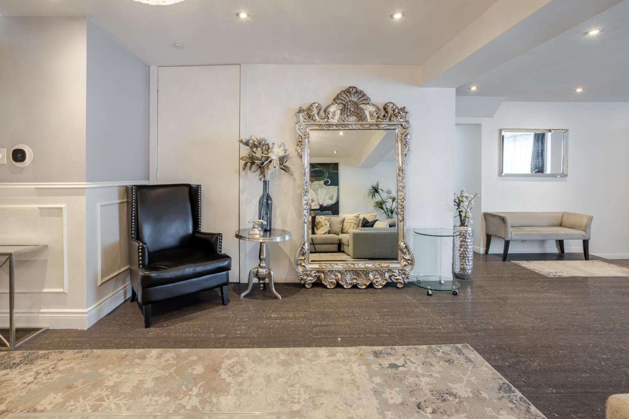 Majestic In Downtown Griffintown Zf7 * Montreal