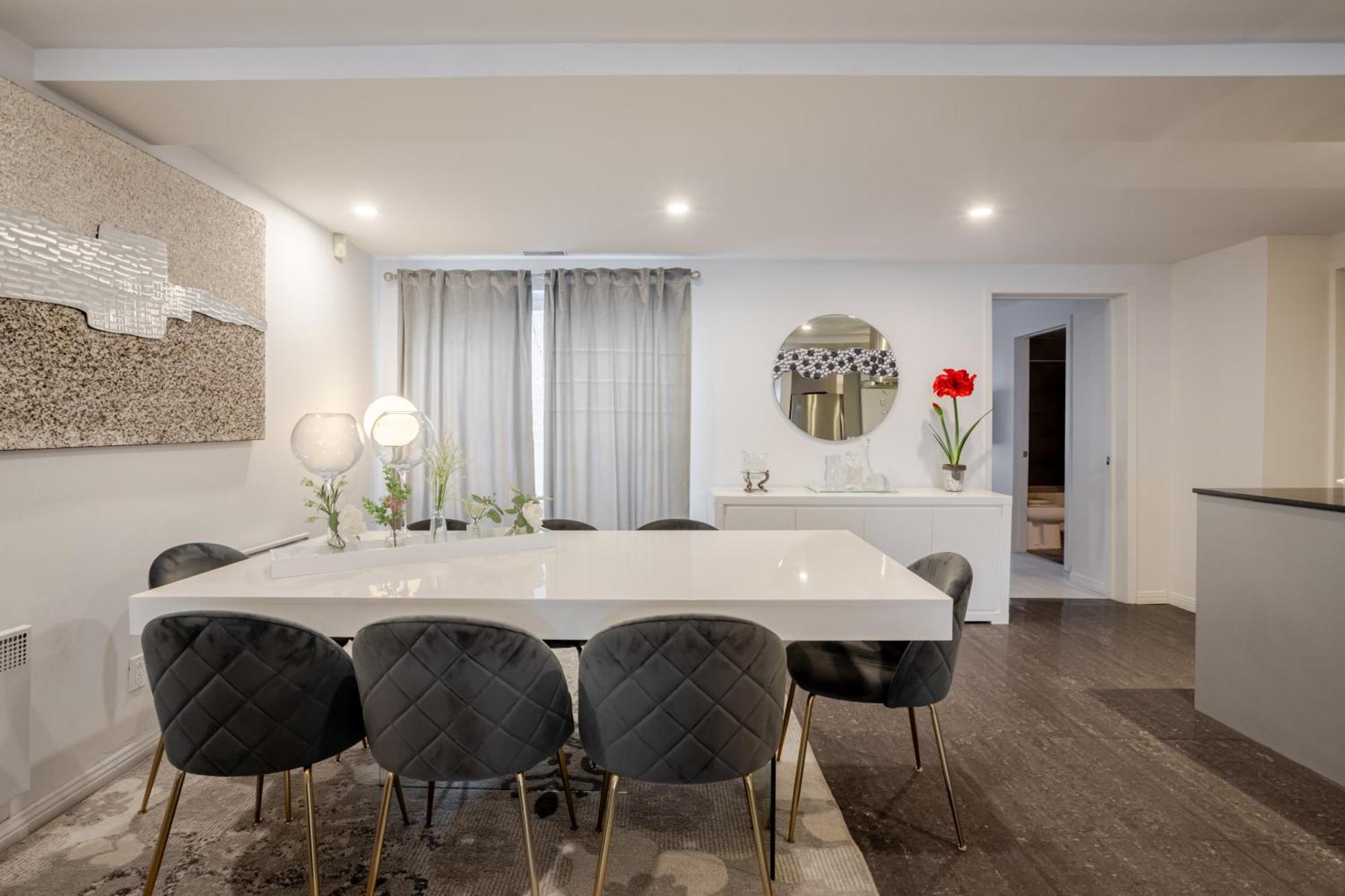 Majestic In Downtown Griffintown Zf7 Montreal