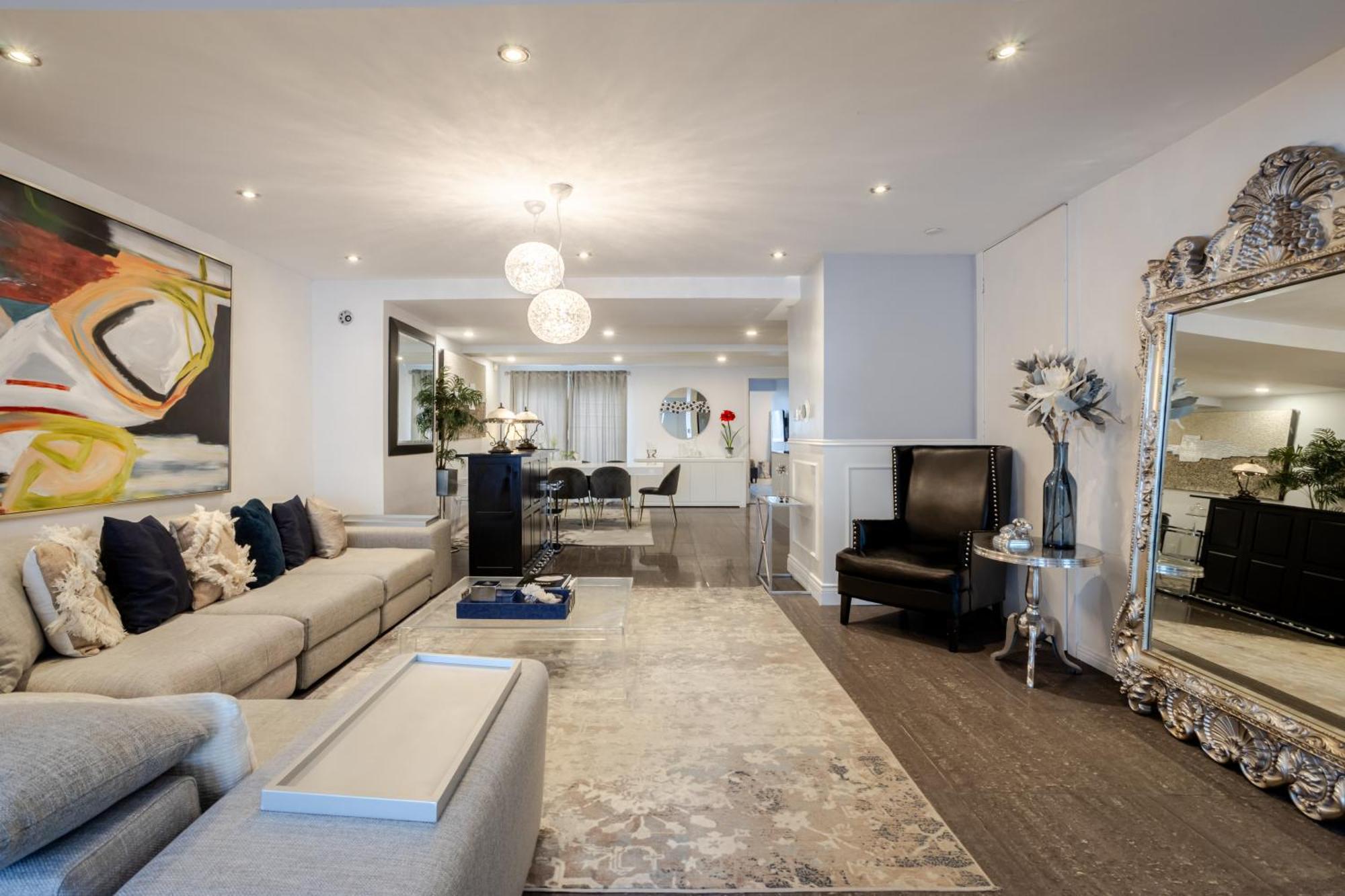 Majestic In Downtown Griffintown *