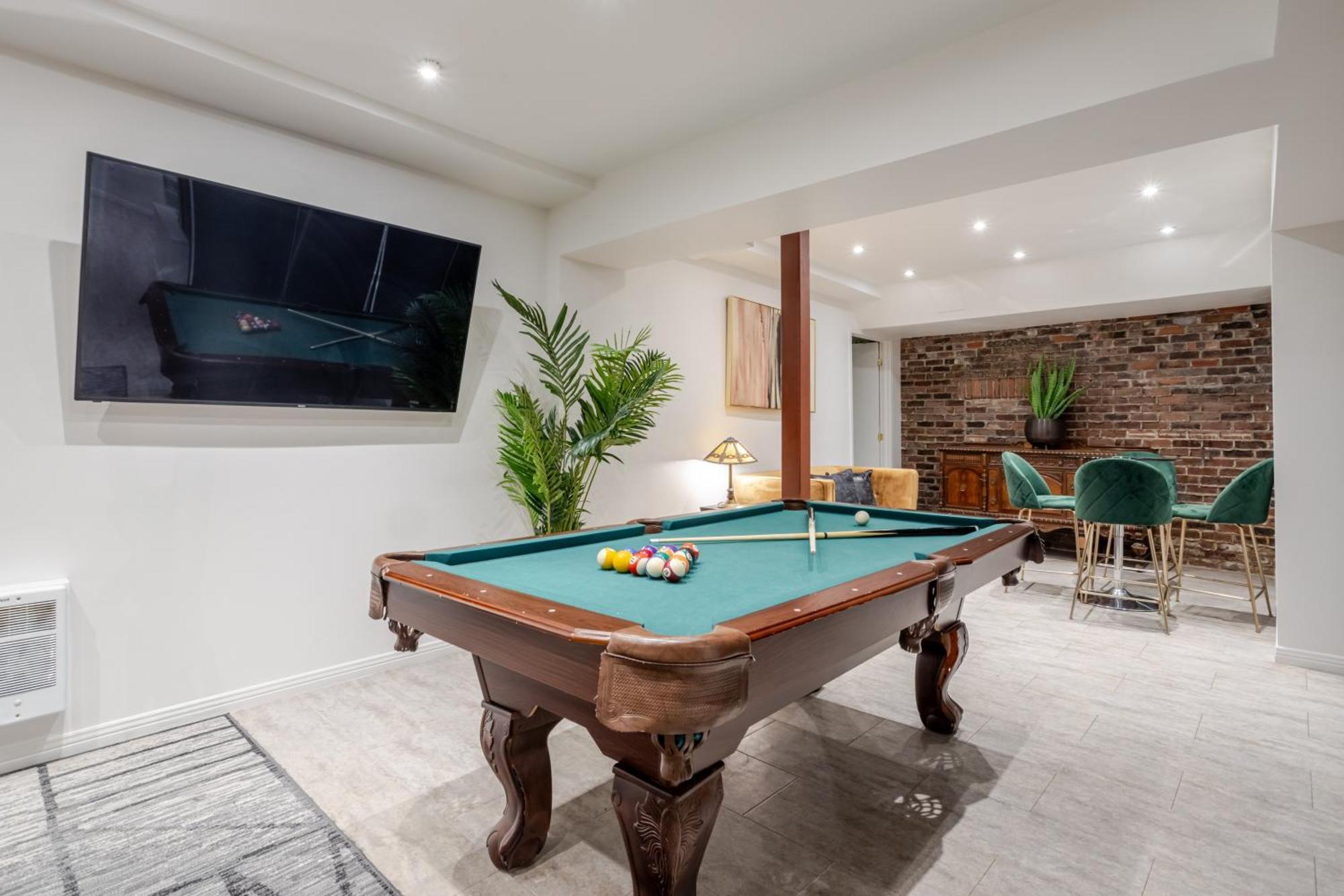 Majestic In Downtown Griffintown Zf7 *