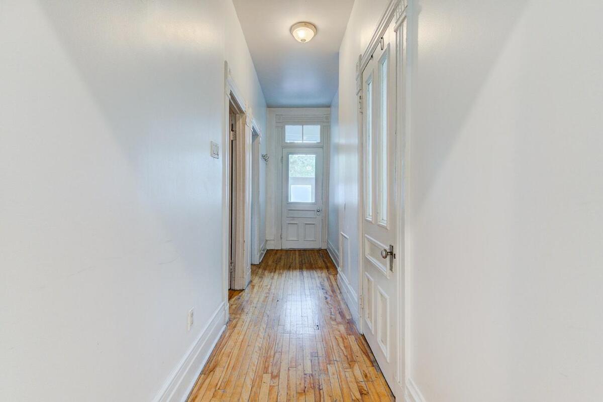 Spacious 3 Bedrooms In Dt * Montreal