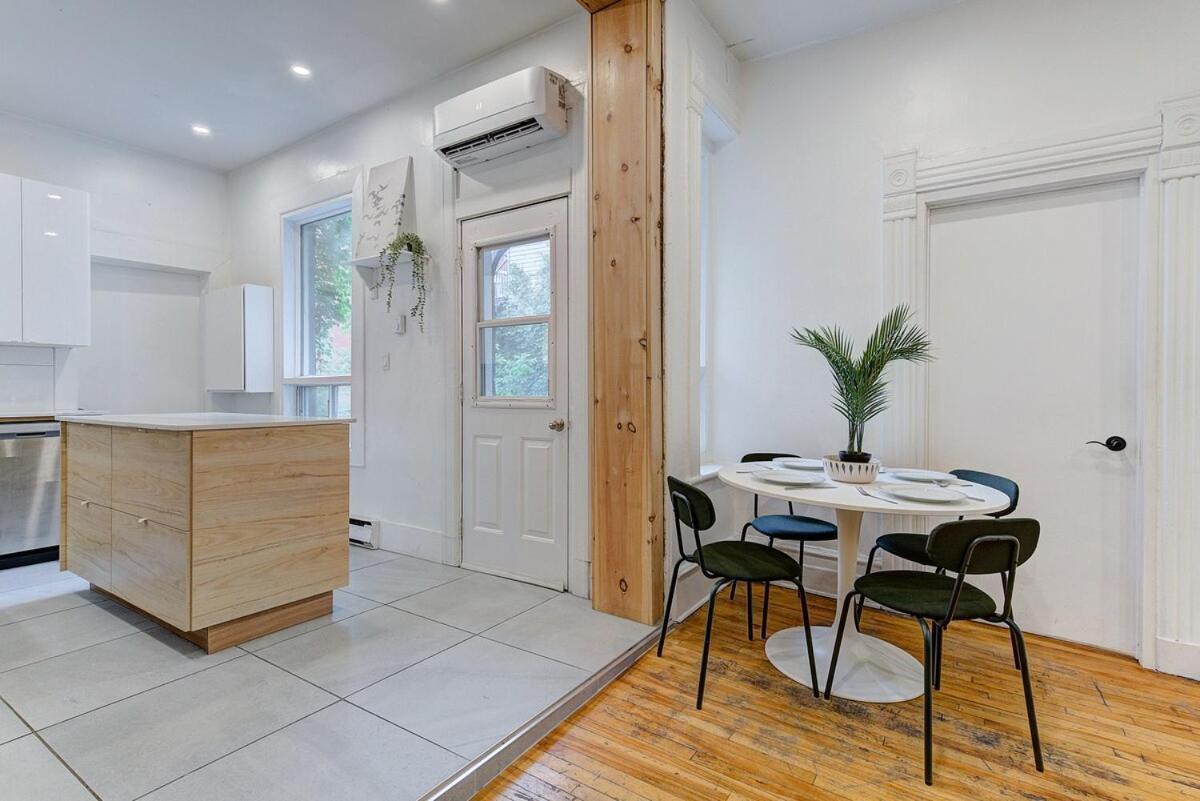 Spacious 3 Bedrooms In Dt *