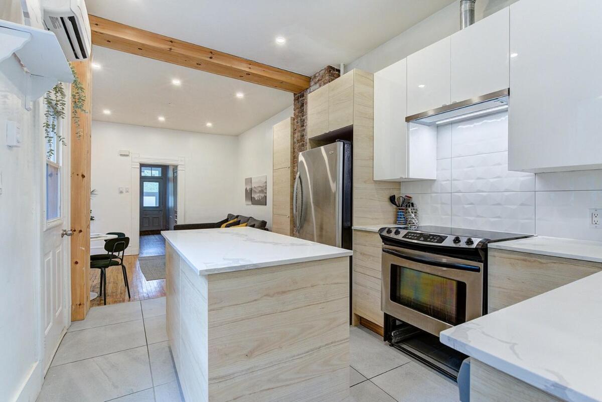 Spacious 3 Bedrooms In Dt * Montreal