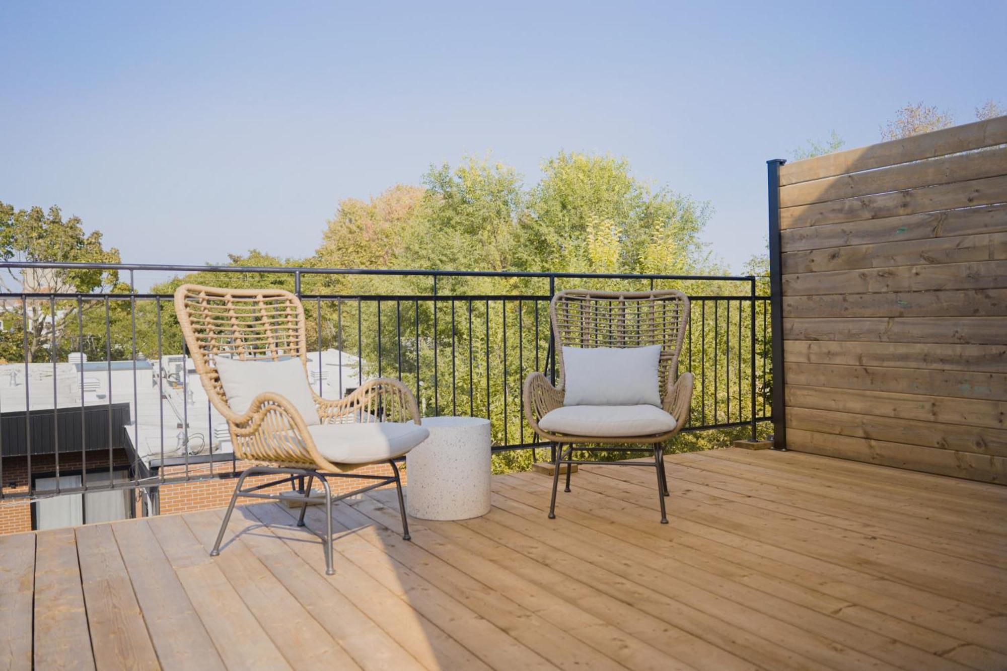 #7 - Self Check-in - Plateau - St-denis Apartment