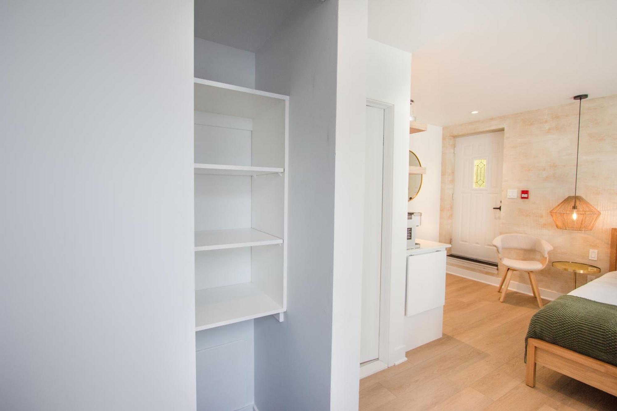 Apartment #7 - Self Check-in - Plateau - St-denis *