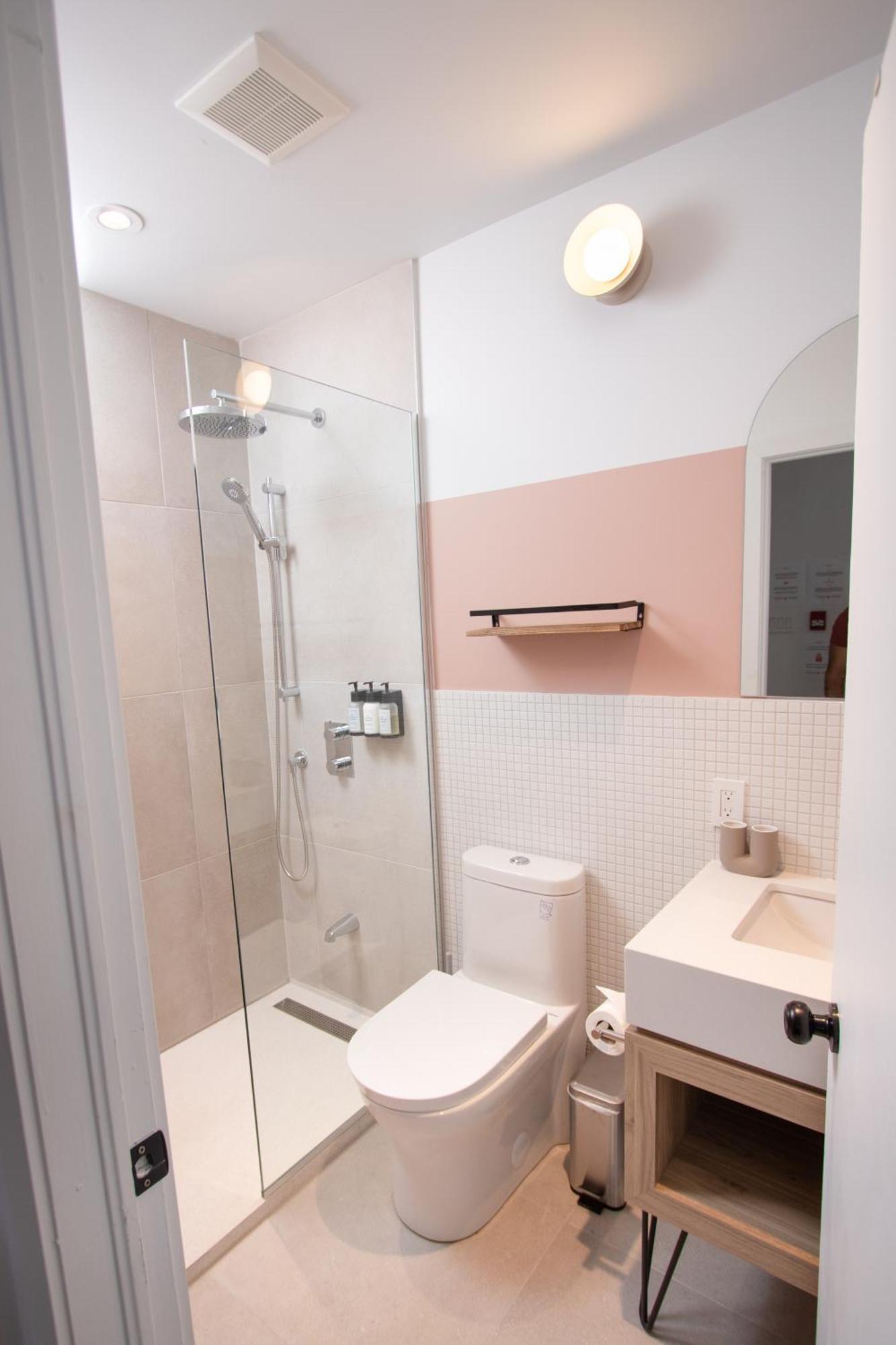 #7 - Self Check-in - Plateau - St-denis Apartment Montreal