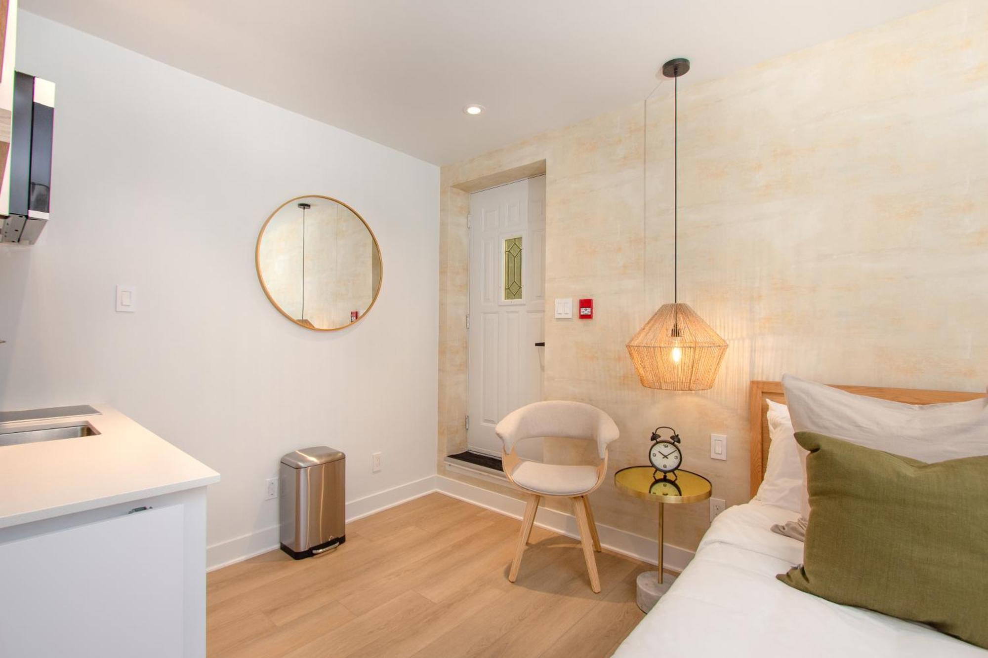 #7 - Self Check-in - Plateau - St-denis *